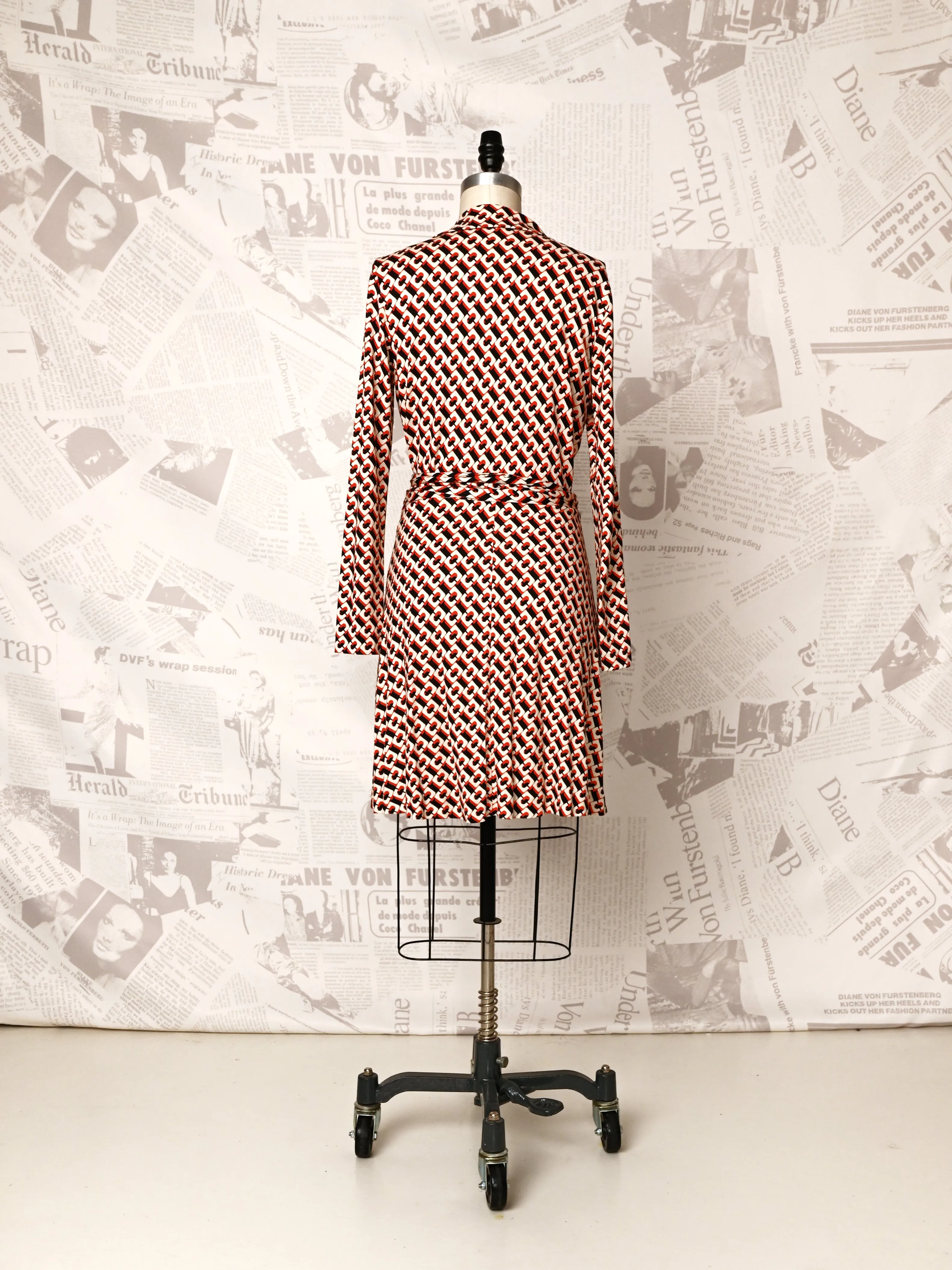 Jeanne Wrap Dress - DVF Vintage sold by Diane Von Furstenberg product image thumbnail 2