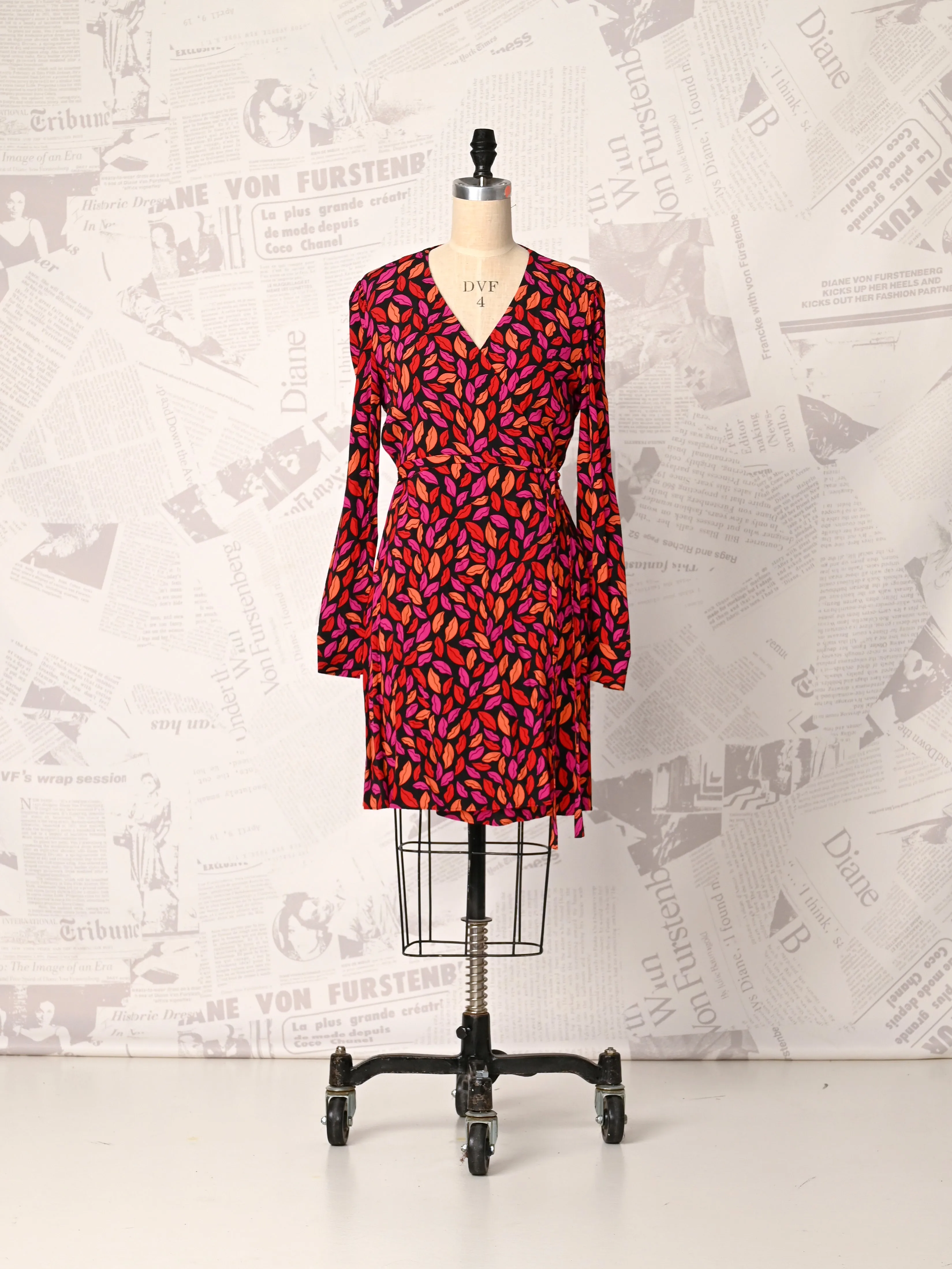Savilla Lips Dress - DVF Vintage sold by Diane Von Furstenberg