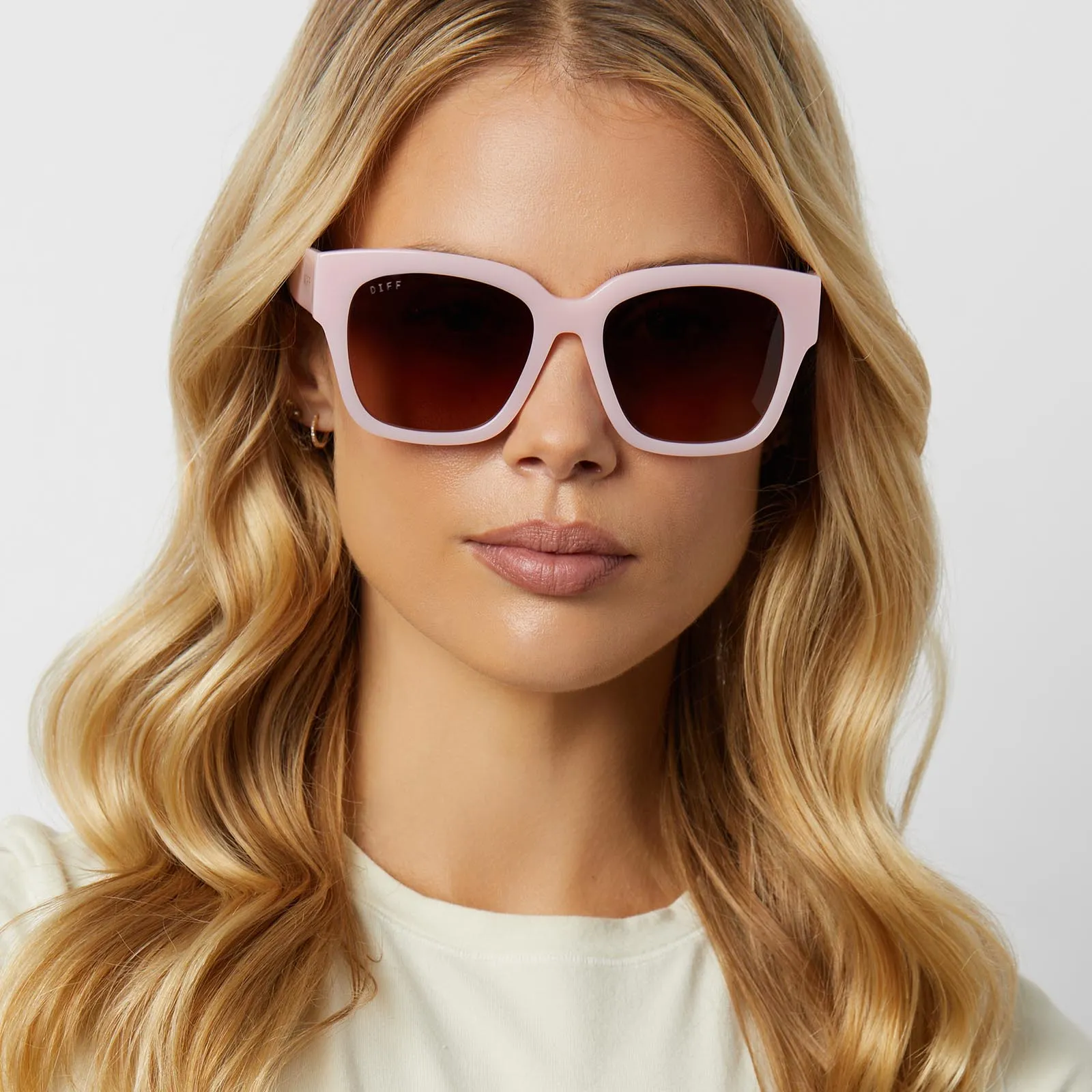 BELLA II - PINK VELVET + BROWN GRADIENT SUNGLASSES sold by Diff Eyewear product image thumbnail 5