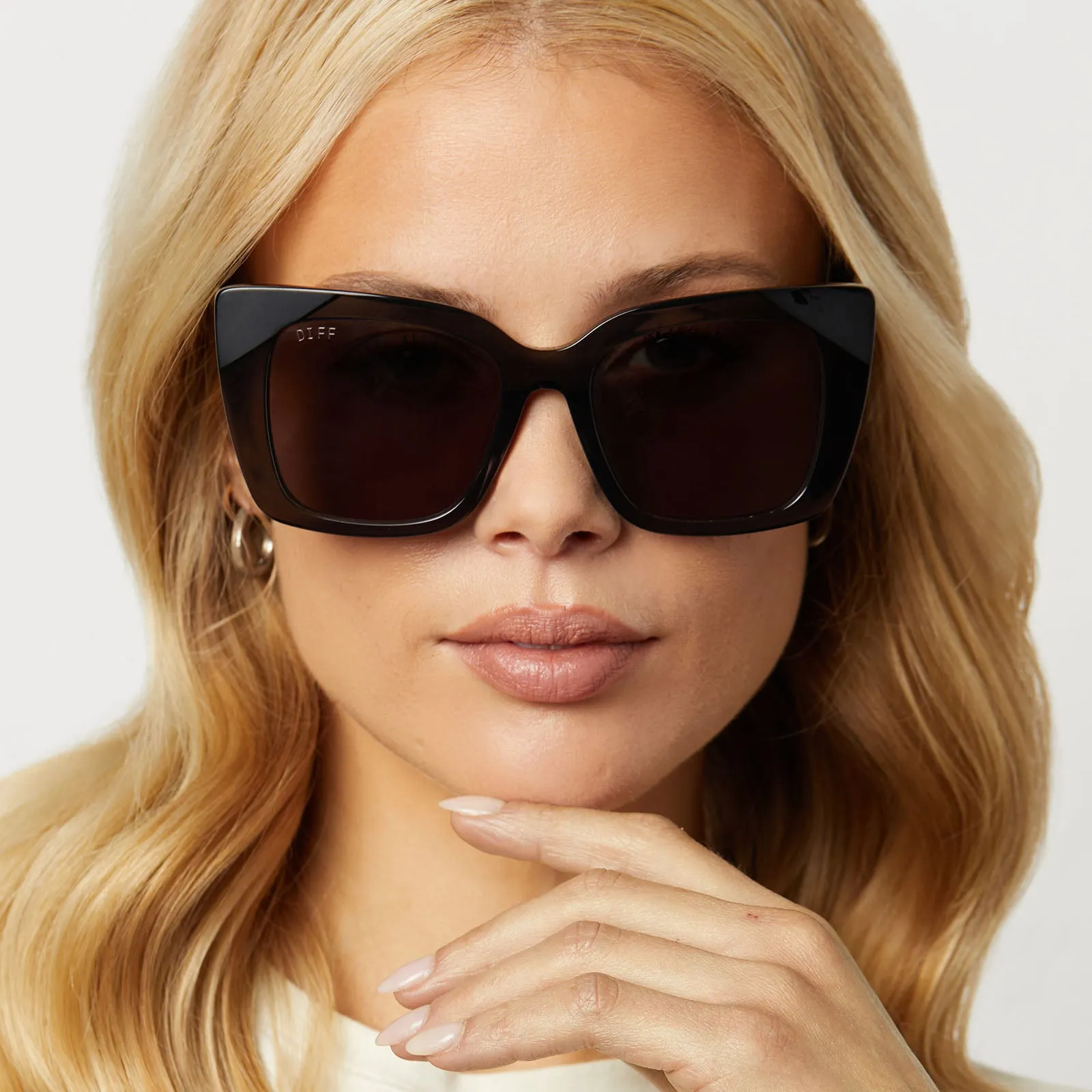 LIZZY - SMOKE CRYSTAL WITH MATTE BLACK + GREY SUNGLASSES sold by Diff Eyewear product image thumbnail 5