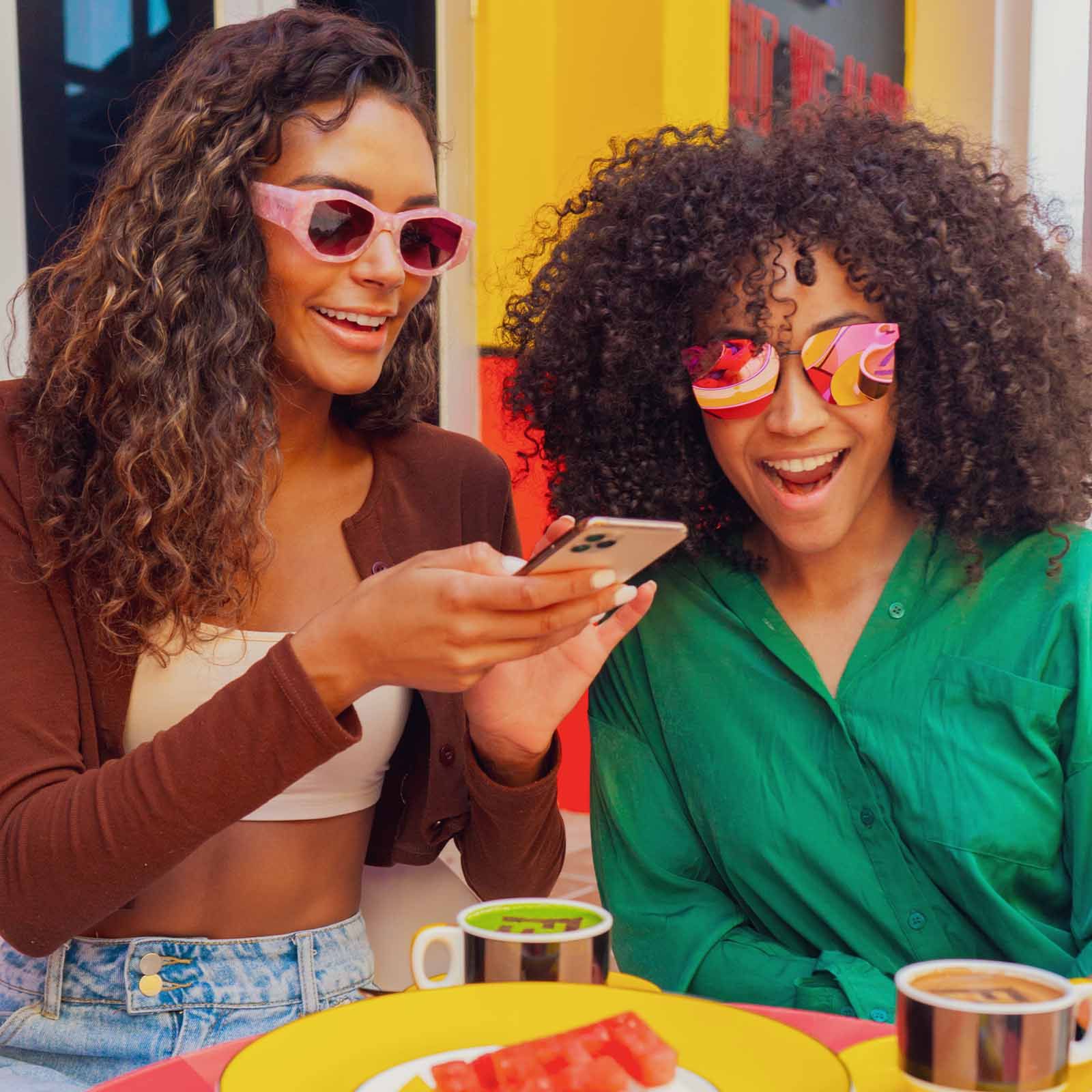 ZOE - GEO PINK + WINE GRADIENT SUNGLASSES sold by Diff Eyewear product image thumbnail 10