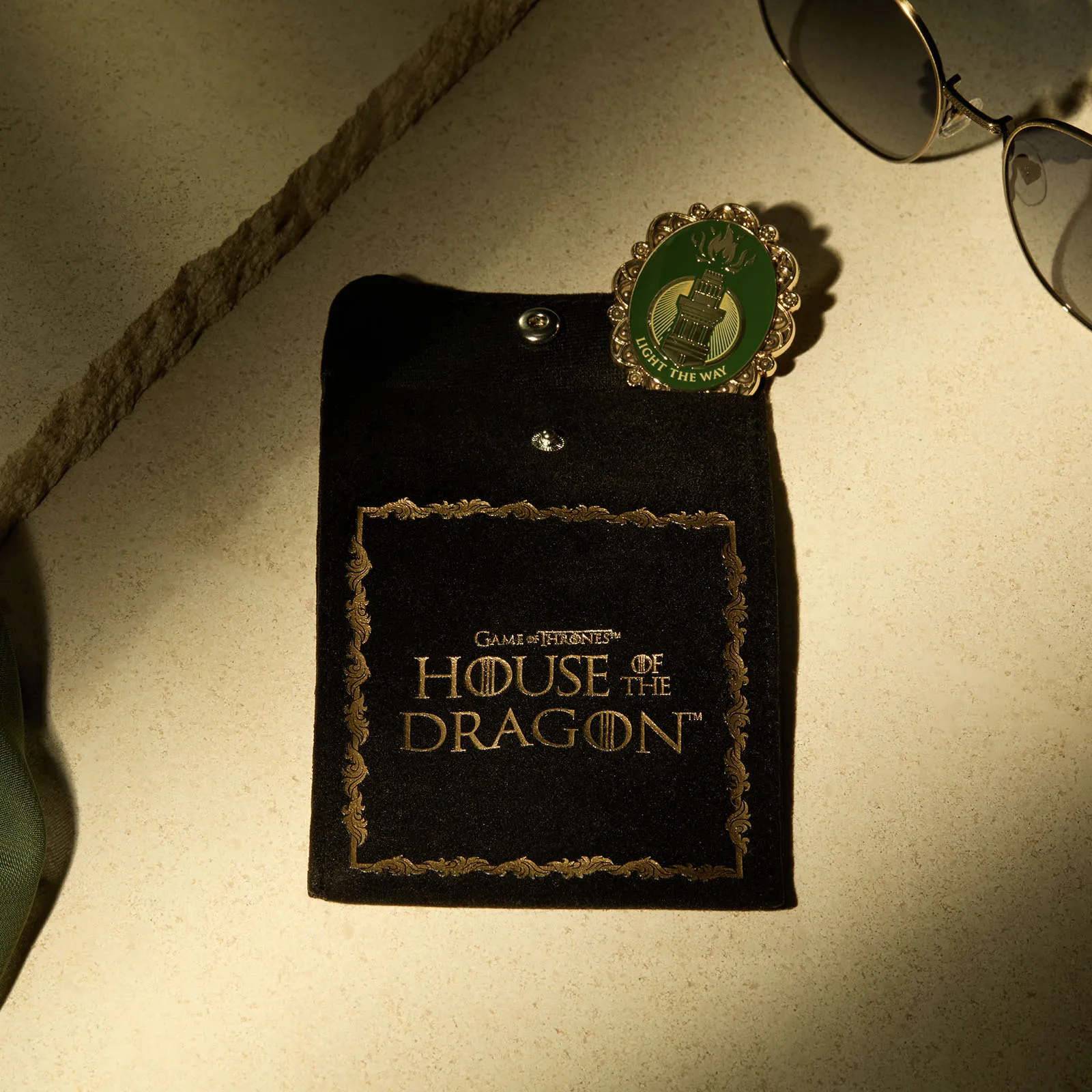 HOUSE OF THE DRAGON - ANTIQUE GOLD + GREEN GRADIENT + POLARIZED SUNGLASSES sold by Diff Eyewear product image thumbnail 4