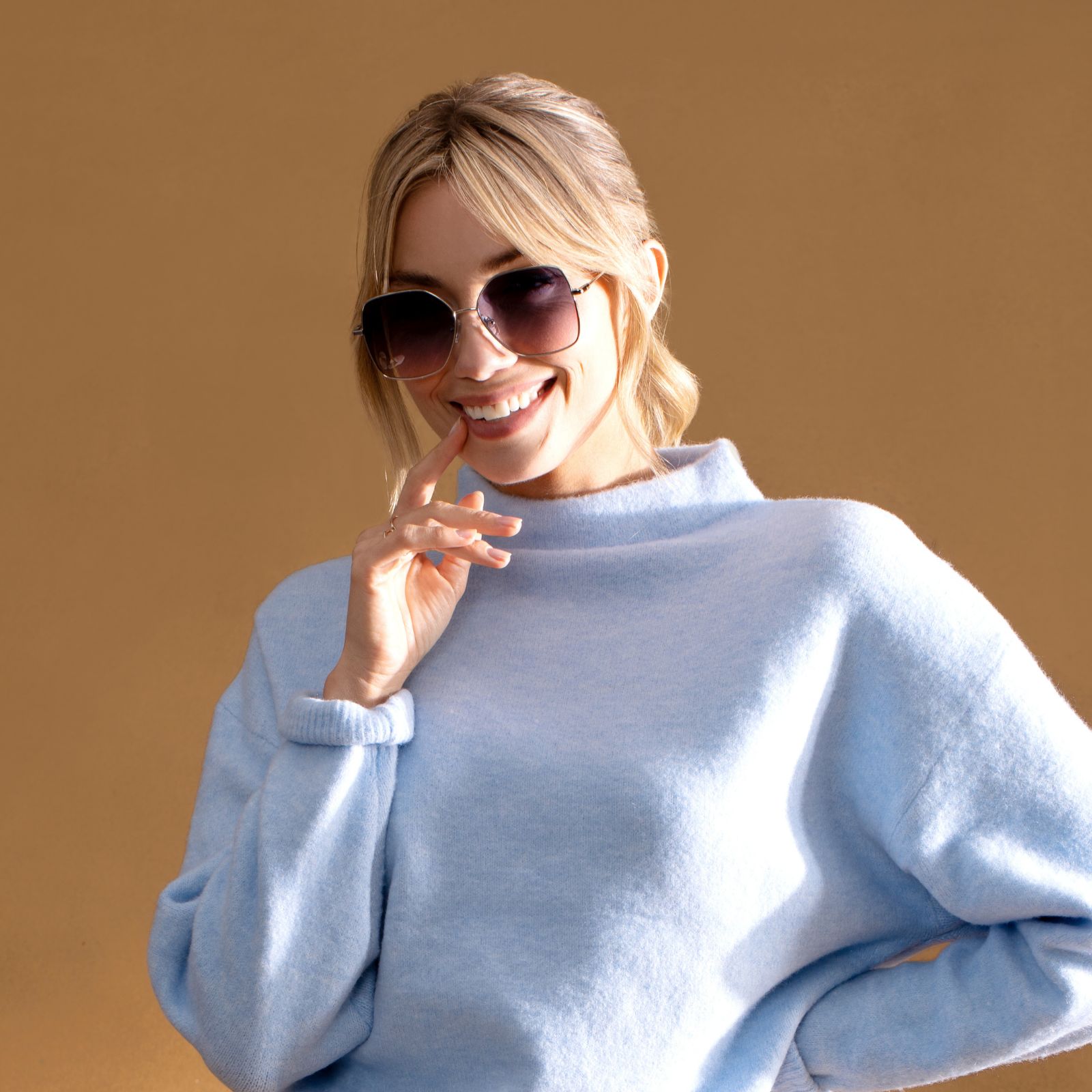 IRIS - SILVER + LAVENDER ROSE GRADIENT SUNGLASSES sold by Diff Eyewear product image thumbnail 5