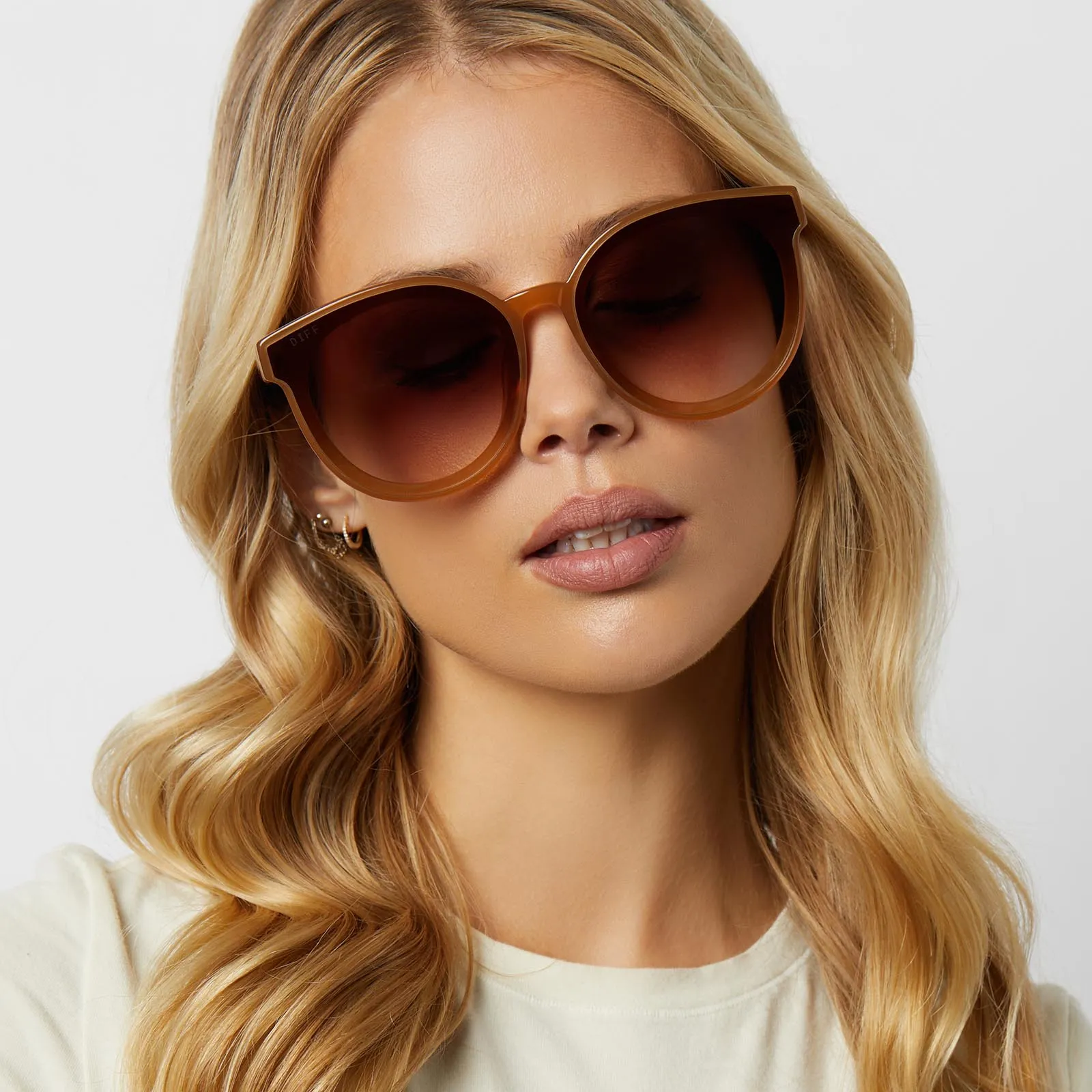 GEMMA - SALTED CARAMEL + BROWN GRADIENT SUNGLASSES sold by Diff Eyewear product image thumbnail 5