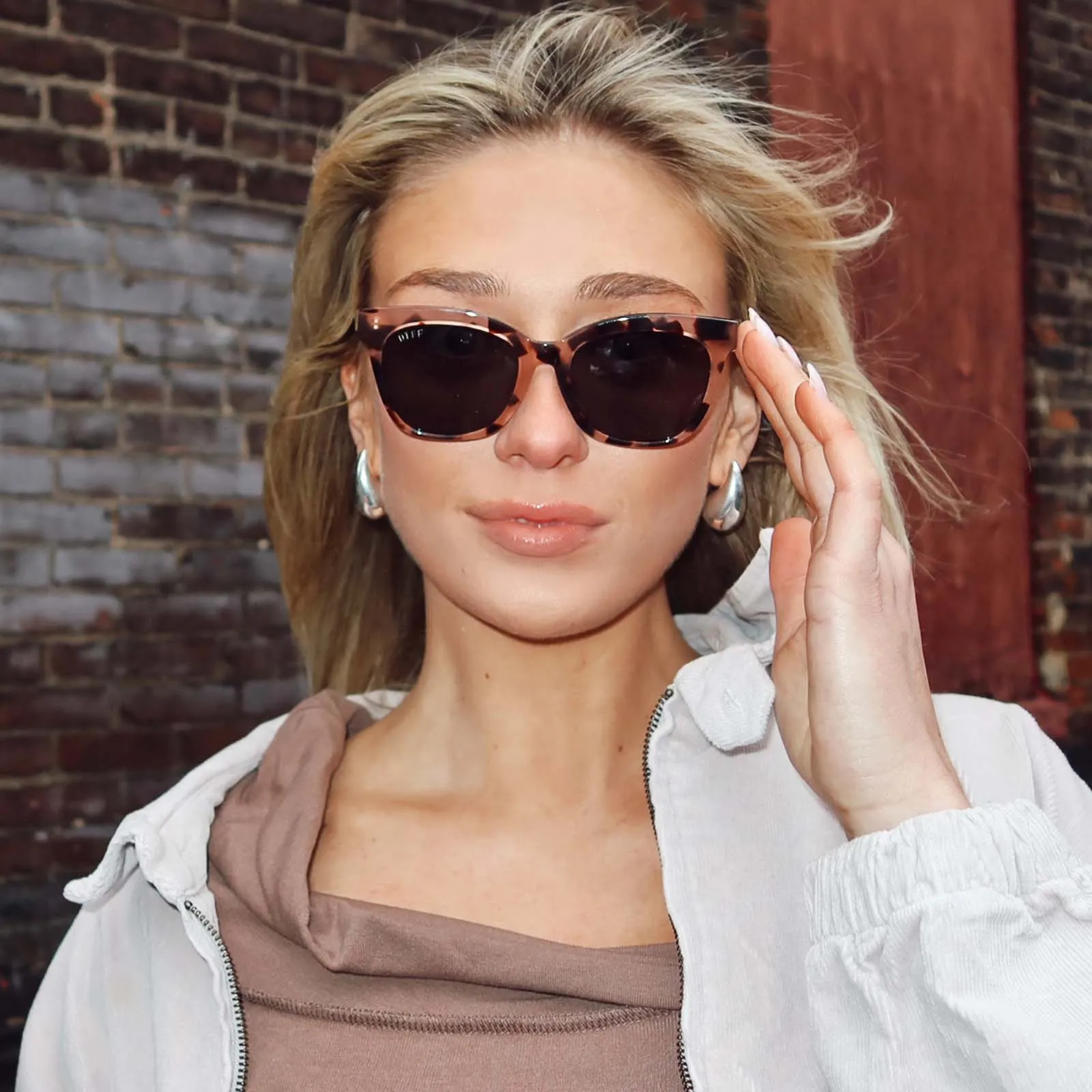 WINSTON - HIMALAYAN TORTOISE + GREY SUNGLASSES sold by Diff Eyewear product image thumbnail 5