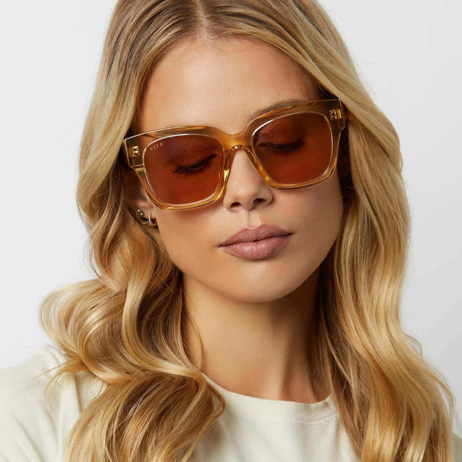 BELLA II - HONEY CRYSTAL + HONEY CRYSTAL FLASH SUNGLASSES sold by Diff Eyewear product image thumbnail 5