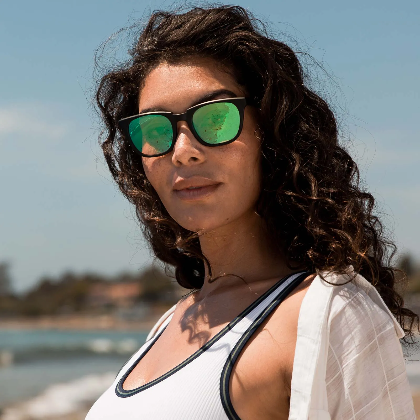 COLTON - MATTE BLACK + BLUE GRADIENT FLASH + POLARIZED SUNGLASSES sold by Diff Eyewear product image thumbnail 5