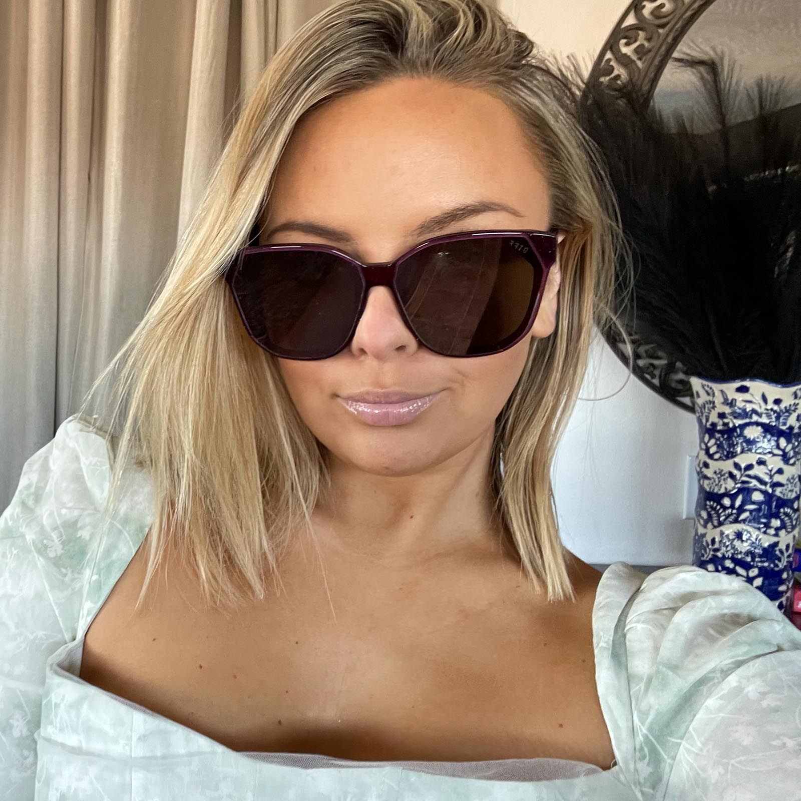 GIA - FESTIVE UMBRIA + CHERRY BLOSSOM MIRROR SUNGLASSES sold by Diff Eyewear product image thumbnail 5