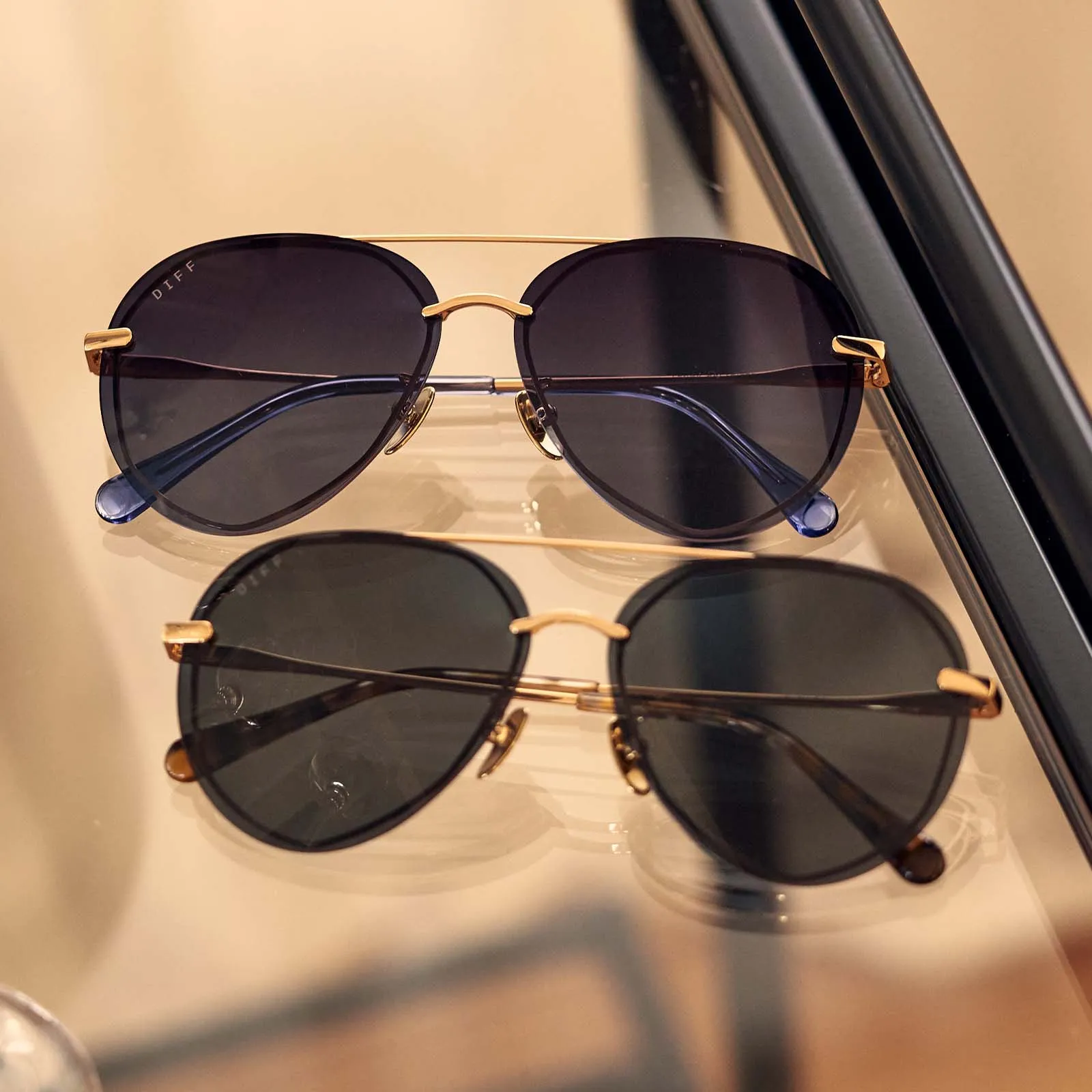 LENOX - GOLD + BLUE GRADIENT + POLARIZED SUNGLASSES sold by Diff Eyewear product image thumbnail 3