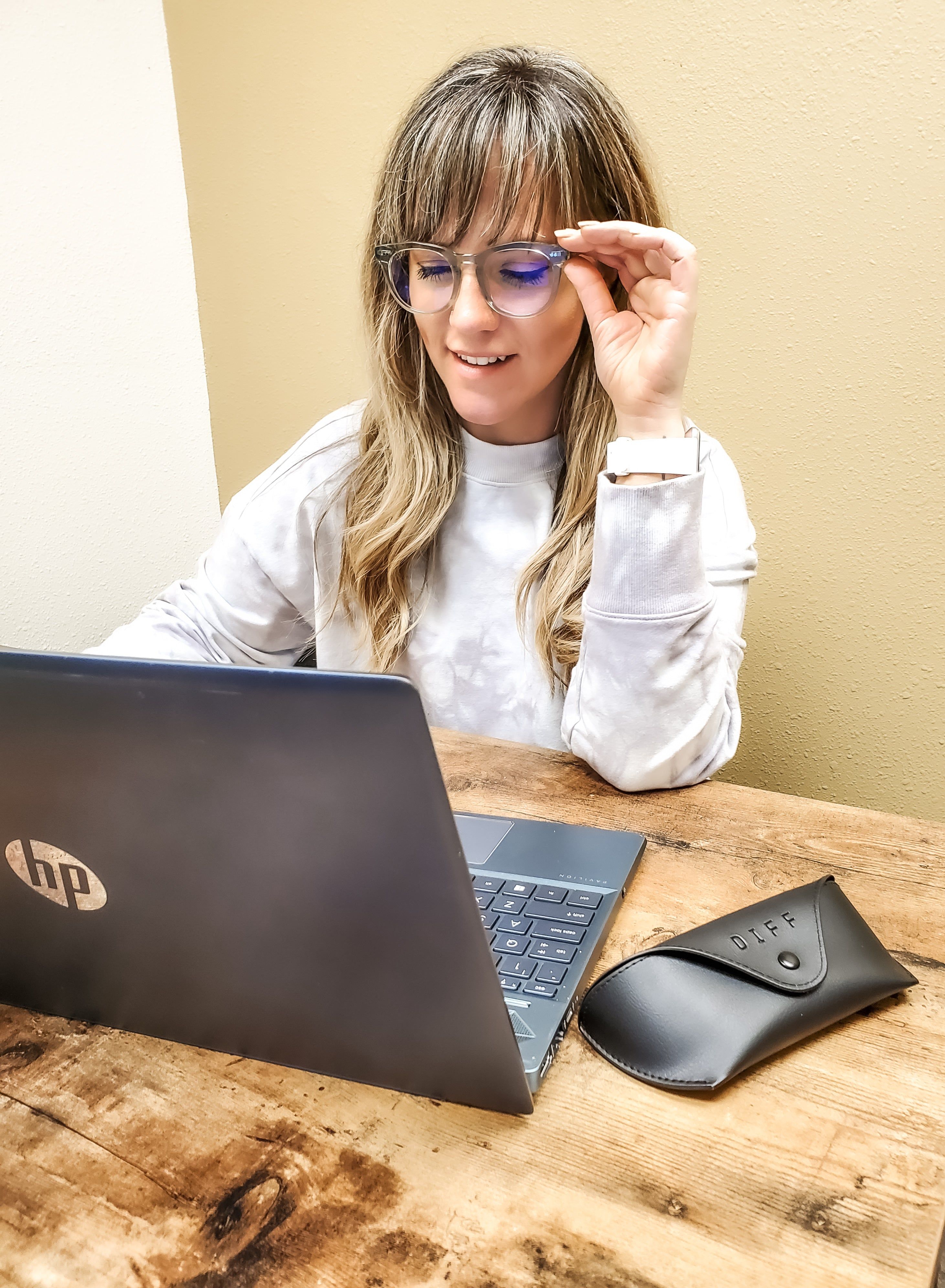 WESTON - OLIVE CRYSTAL + BLUE LIGHT TECHNOLOGY GLASSES sold by Diff Eyewear product image thumbnail 4