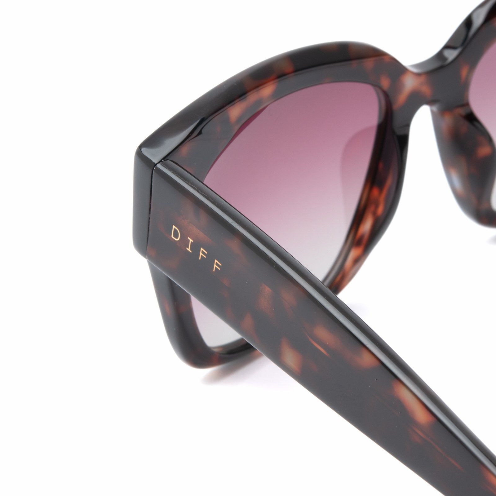 BELLA II - WINE TORTOISE + WINE GRADIENT + POLARIZED SUNGLASSES sold by Diff Eyewear product image thumbnail 4