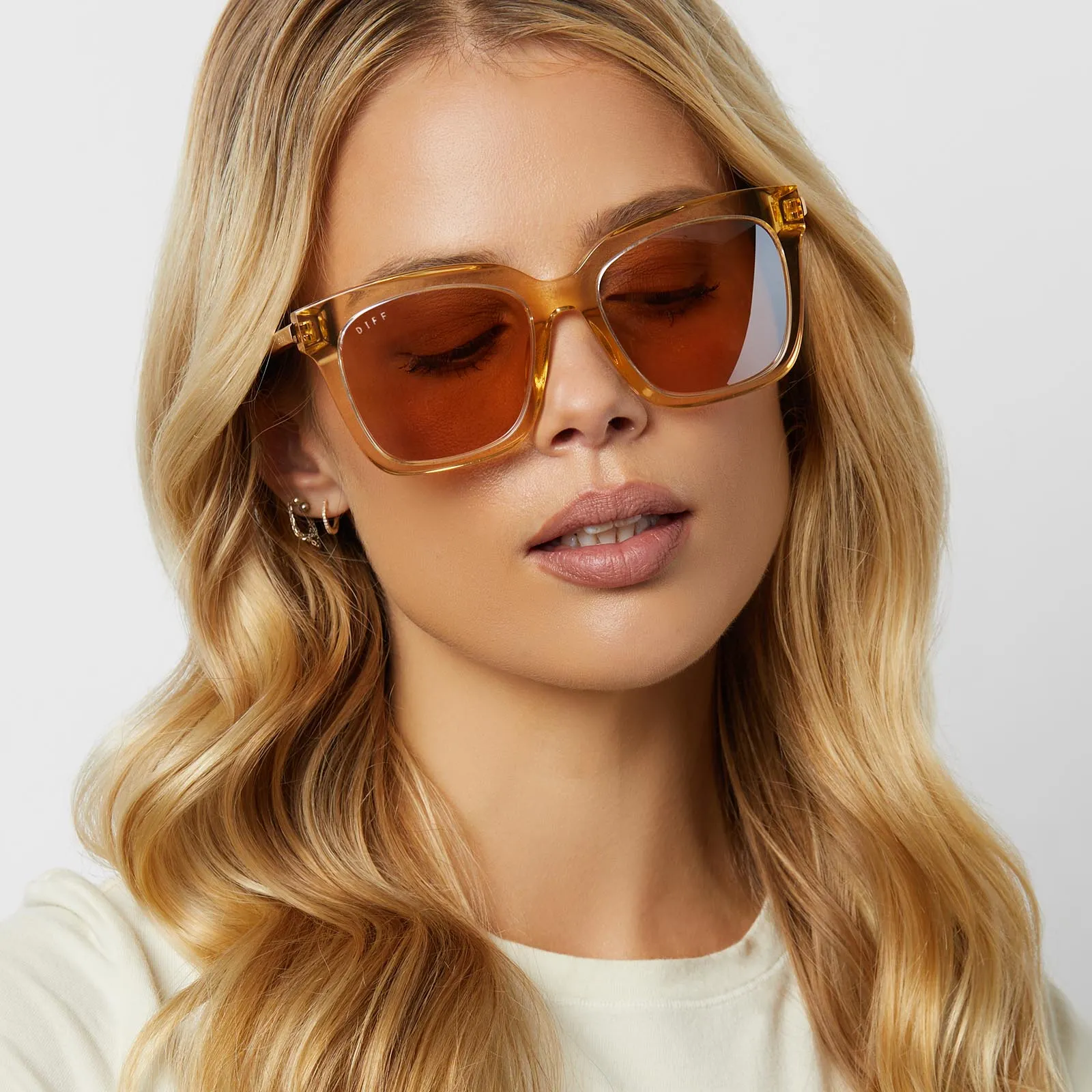 BELLA - HONEY CRYSTAL + HONEY CRYSTAL FLASH SUNGLASSES sold by Diff Eyewear product image thumbnail 5