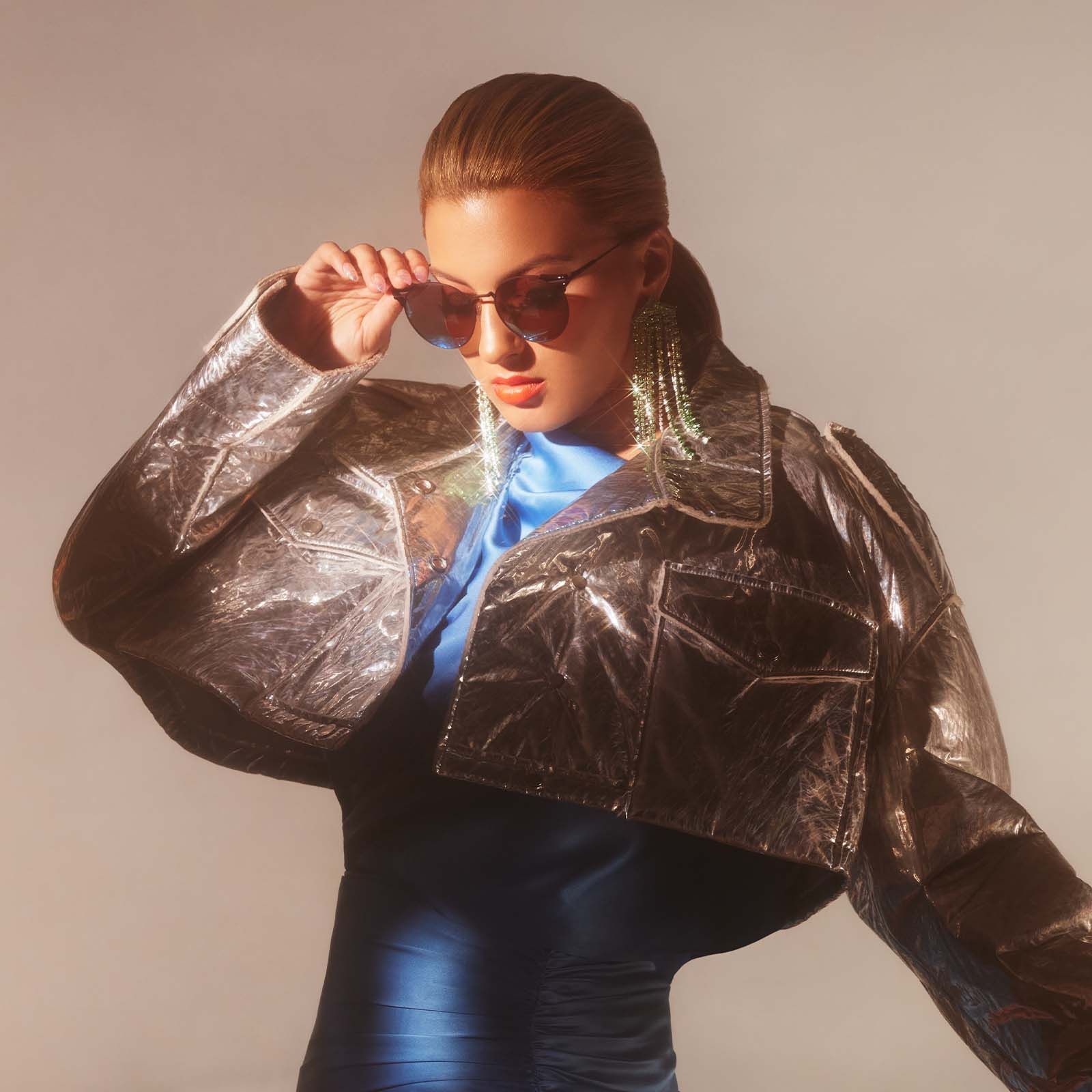 TORI KELLY - SHINE ON + MATTE BLACK + BLUE MIRROR SUNGLASSES sold by Diff Eyewear product image thumbnail 6