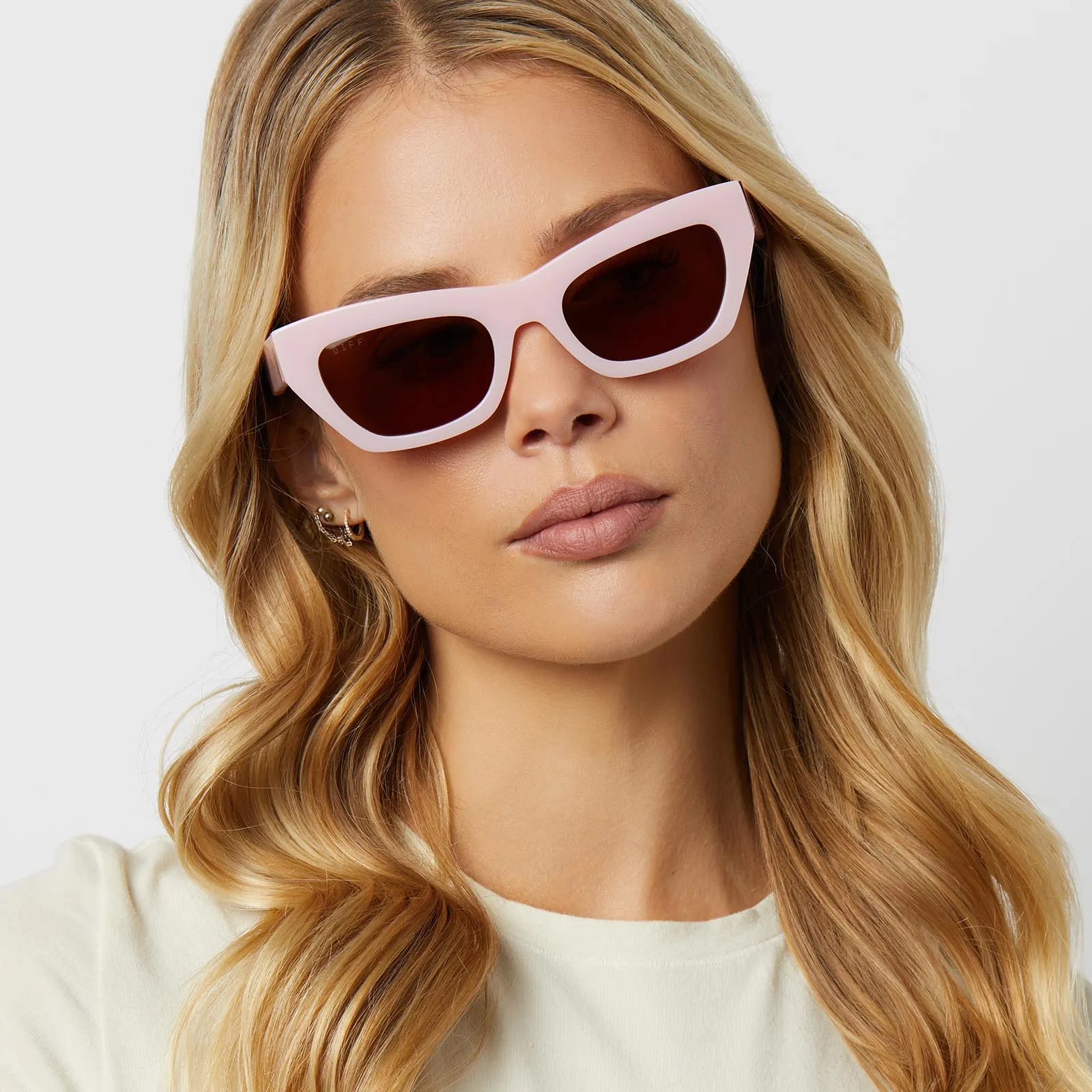 KATARINA - PINK VELVET + BROWN SUNGLASSES sold by Diff Eyewear product image thumbnail 5