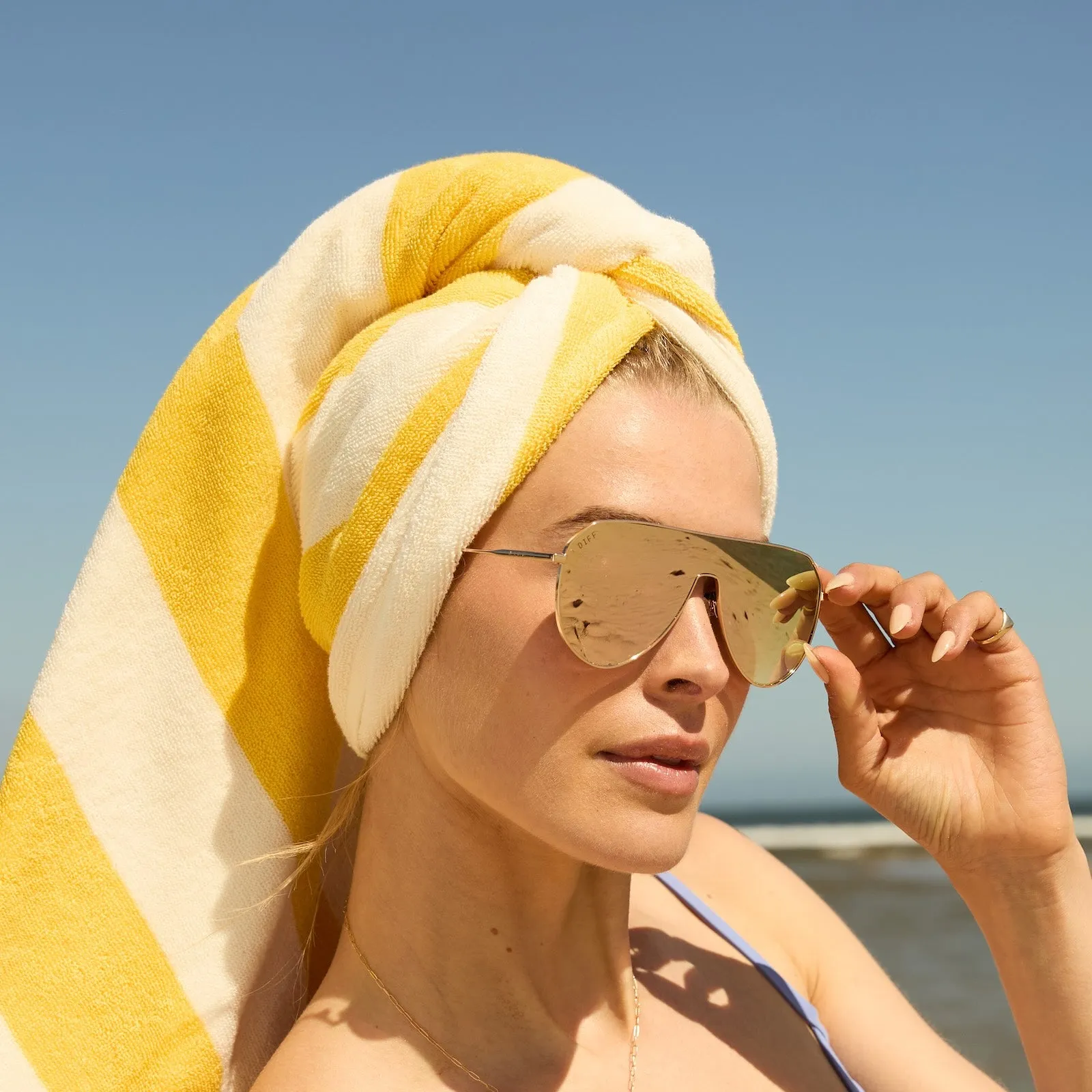 DASH SHIELD - GOLD + TAUPE MIRROR SUNGLASSES sold by Diff Eyewear product image thumbnail 5