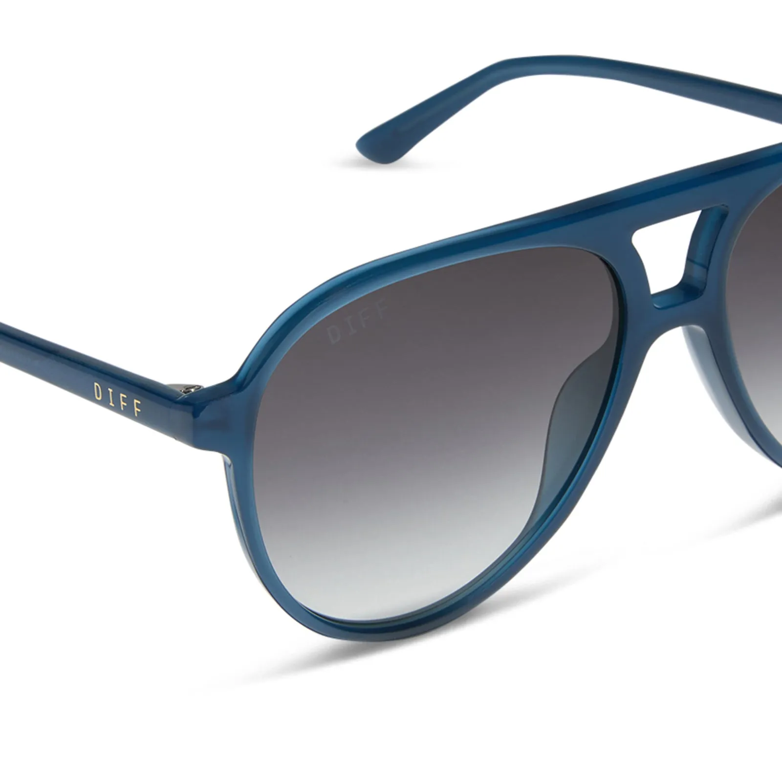 TOSCA II - CLUBHOUSE BLUE + GREY GRADIENT SUNGLASSES sold by Diff Eyewear product image thumbnail 4