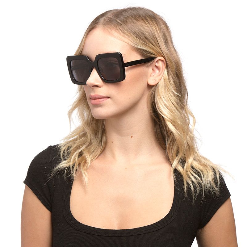 SASHA - BLACK + DARK SMOKE + POLARIZED SUNGLASSES sold by Diff Eyewear product image thumbnail 5