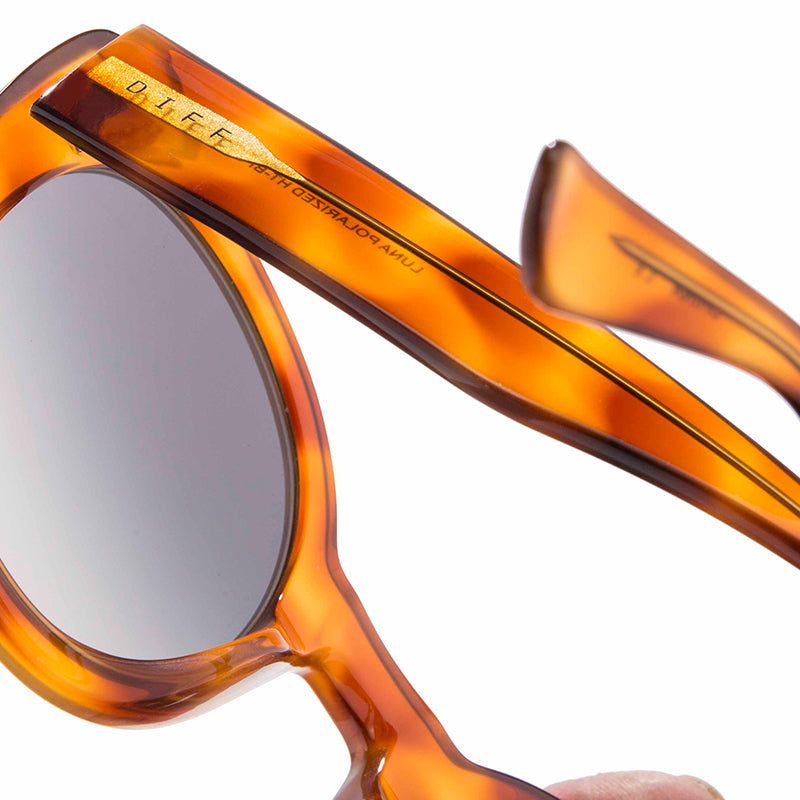 LUNA - HONEY TORTOISE + BLUE FLASH GRADIENT + POLARIZED sold by Diff Eyewear product image thumbnail 3