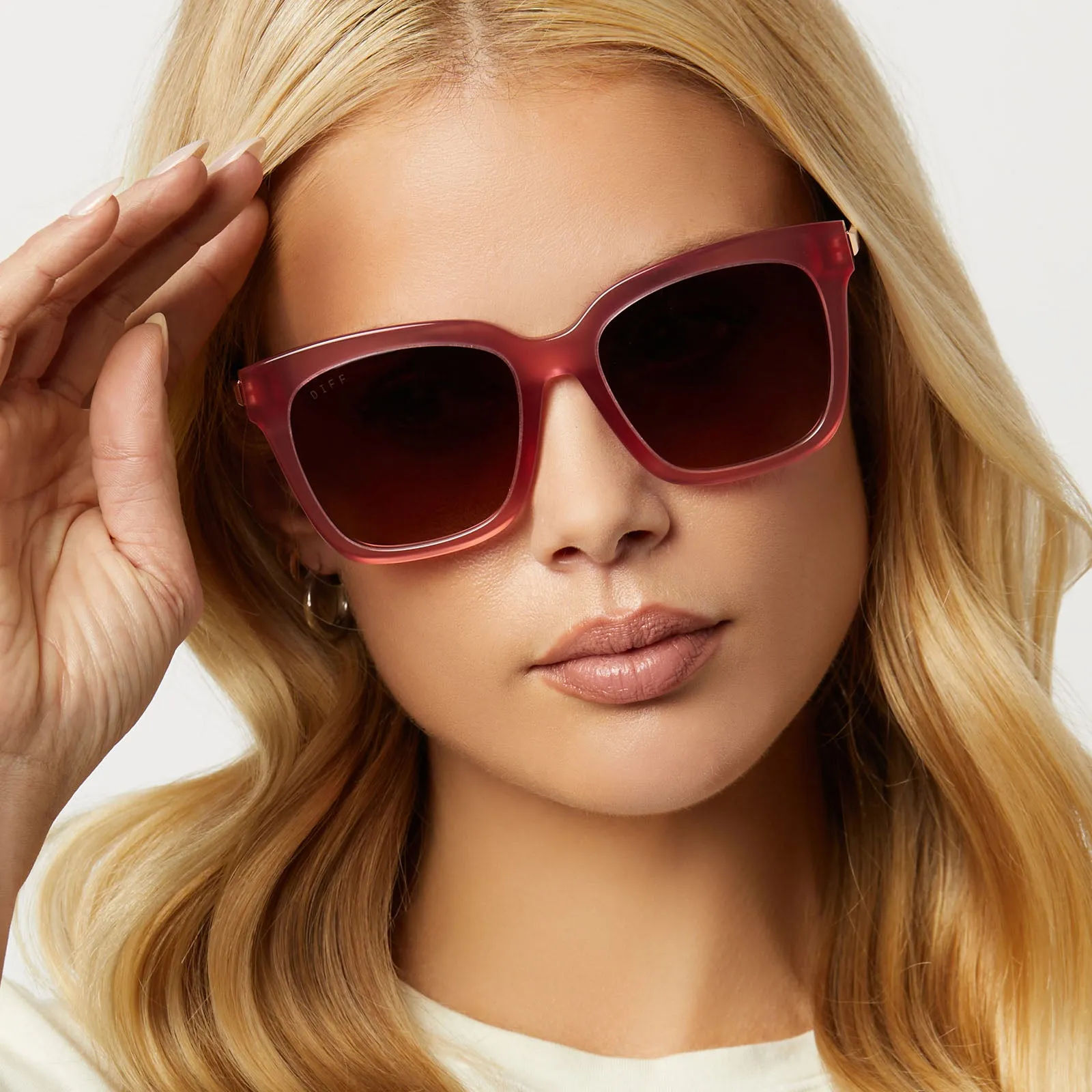 BELLA - GUAVA + BROWN GRADIENT + POLARIZED SUNGLASSES sold by Diff Eyewear product image thumbnail 5