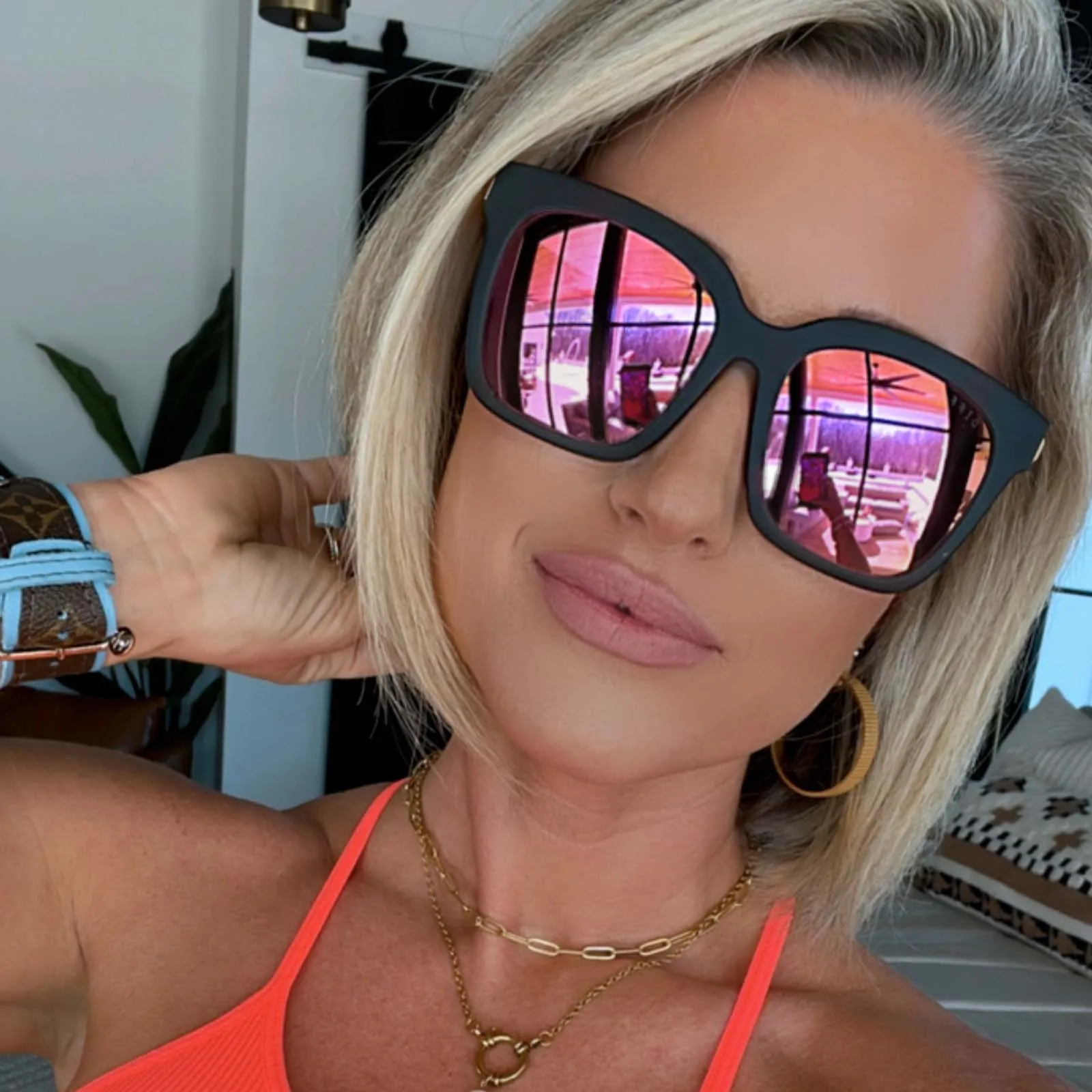 BELLA - MATTE BLACK + PINK MIRROR + POLARIZED SUNGLASSES sold by Diff Eyewear product image thumbnail 5