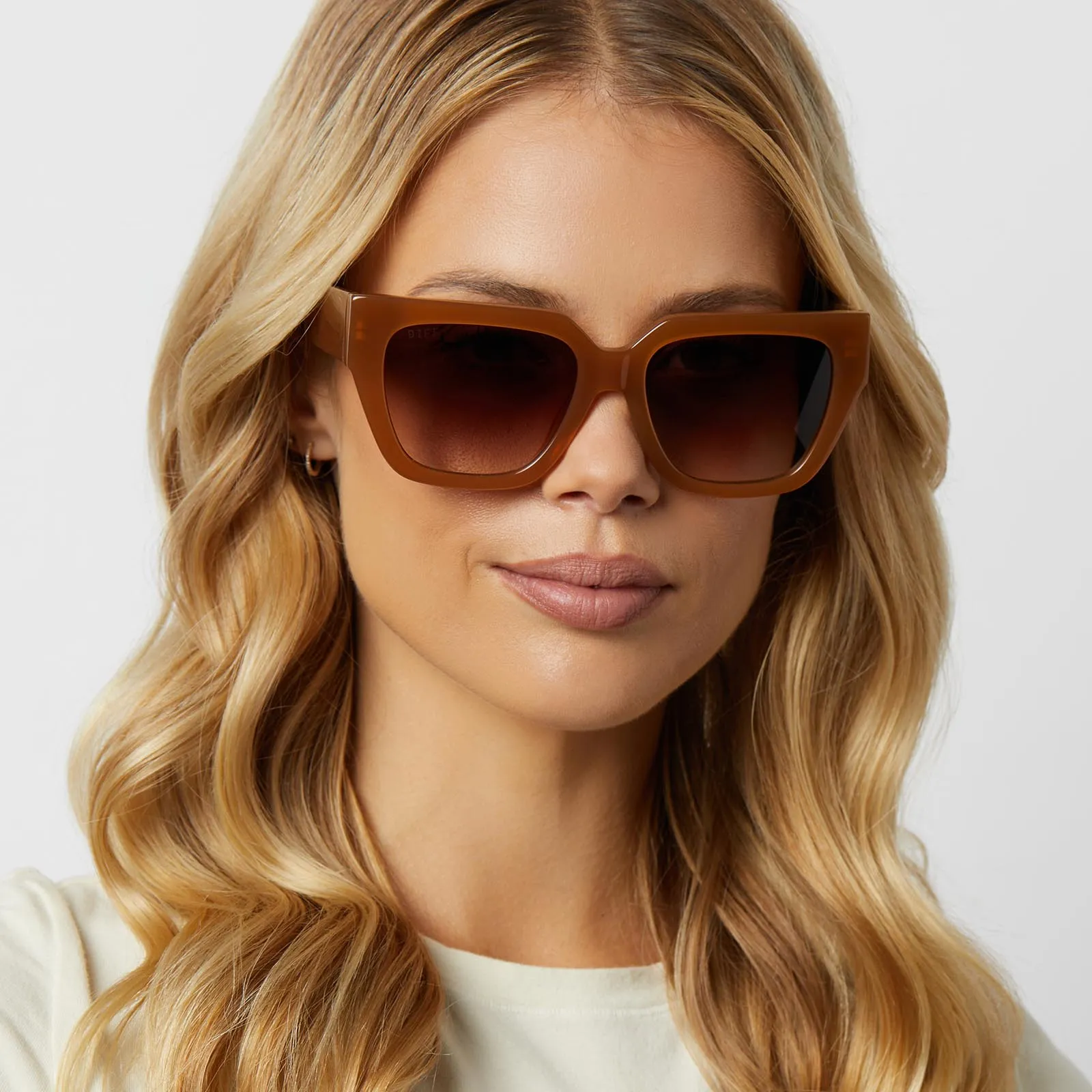 REMI II - SALTED CARAMEL + BROWN GRADIENT SUNGLASSES sold by Diff Eyewear product image thumbnail 5
