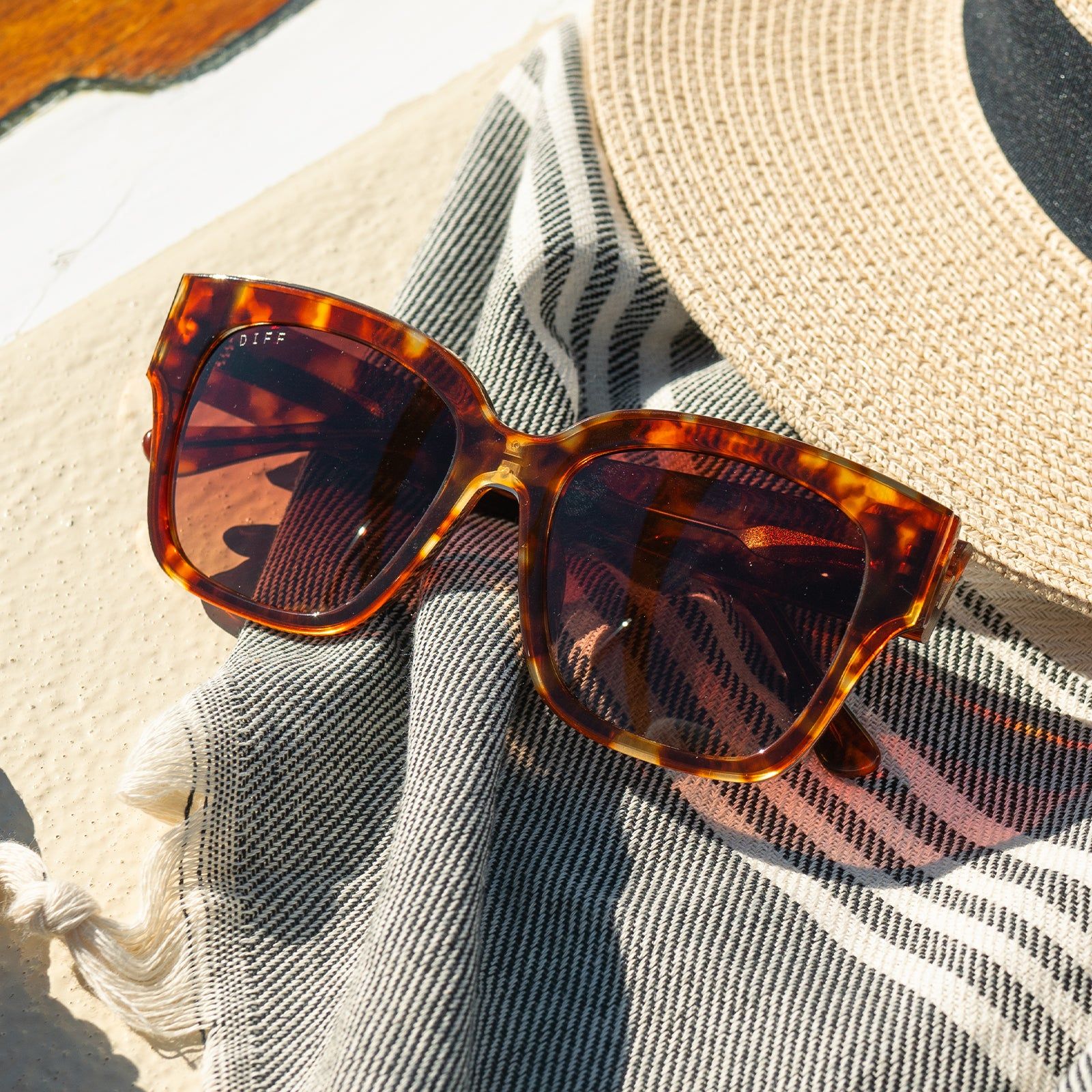 BELLA III - AMBER TORTOISE + BROWN GRADIENT SUNGLASSES sold by Diff Eyewear product image thumbnail 3