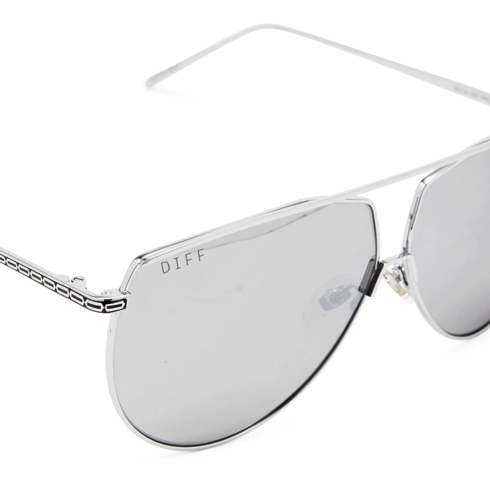 THE MANDALORIAN™ - RAZOR CREST™ GREY + SILVER MIRROR SUNGLASSES sold by Diff Eyewear product image thumbnail 3