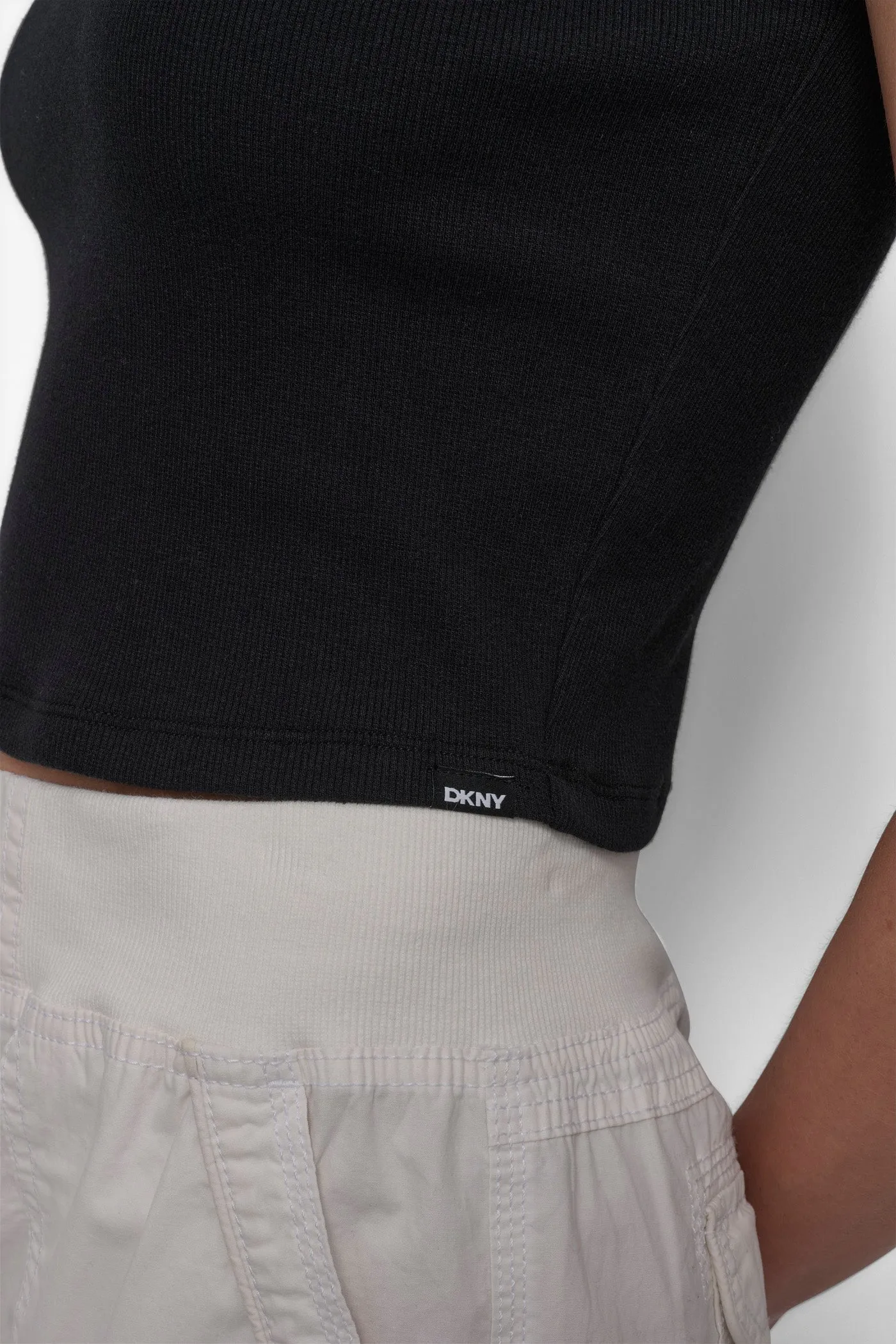 CROPPED NOTCH NECK PERFORMANCE TEE sold by DKNY product image thumbnail 5