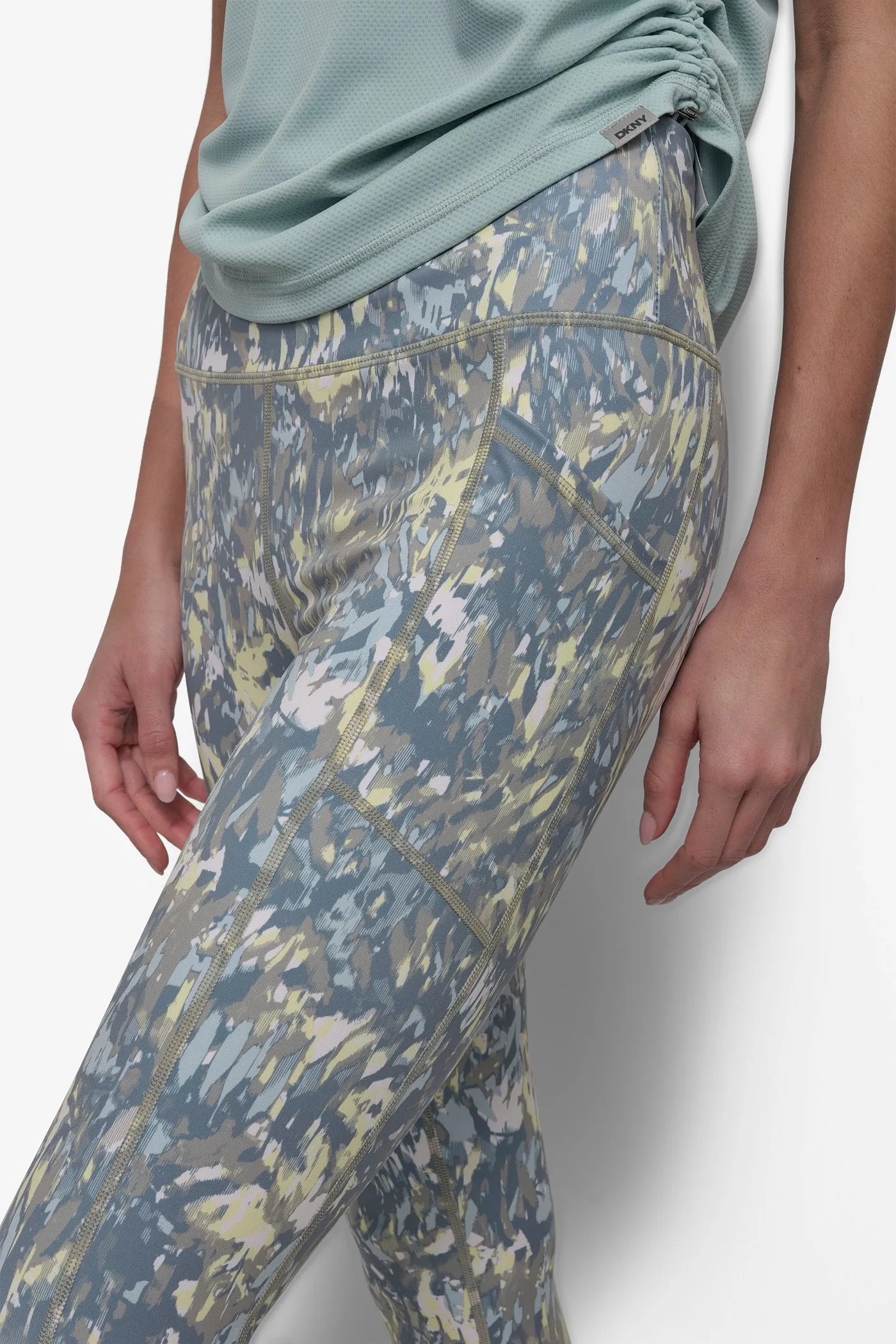 HIGH WAIST PRINTED FITNESS TIGHT WITH POCKETS sold by DKNY product image thumbnail 4