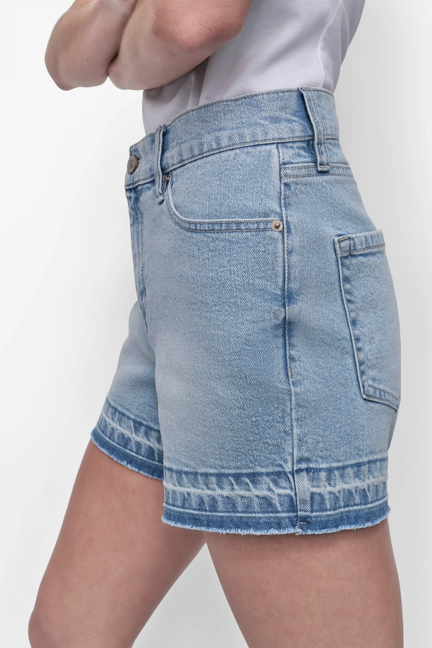 MID RISE SHORT WITH RELEASED HEM sold by DKNY product image thumbnail 3