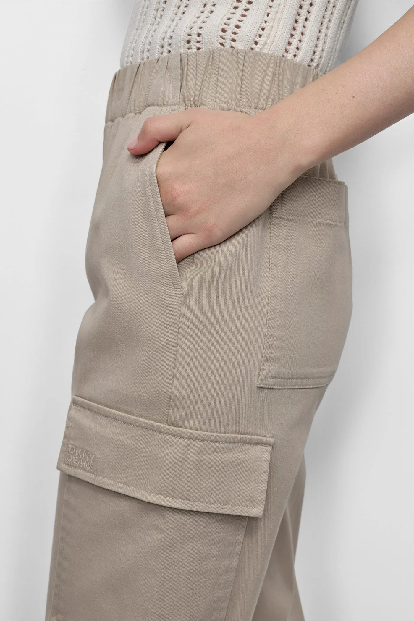 HIGH-RISE PULL-ON CARGO JOGGER sold by DKNY product image thumbnail 4
