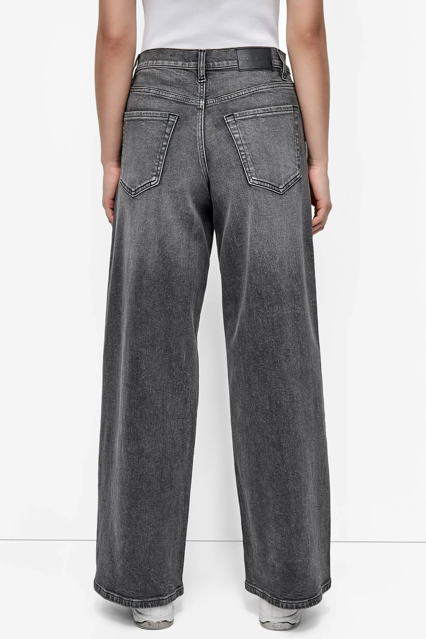 HIGH-RISE TAILORED WIDE-LEG JEAN sold by DKNY product image thumbnail 2
