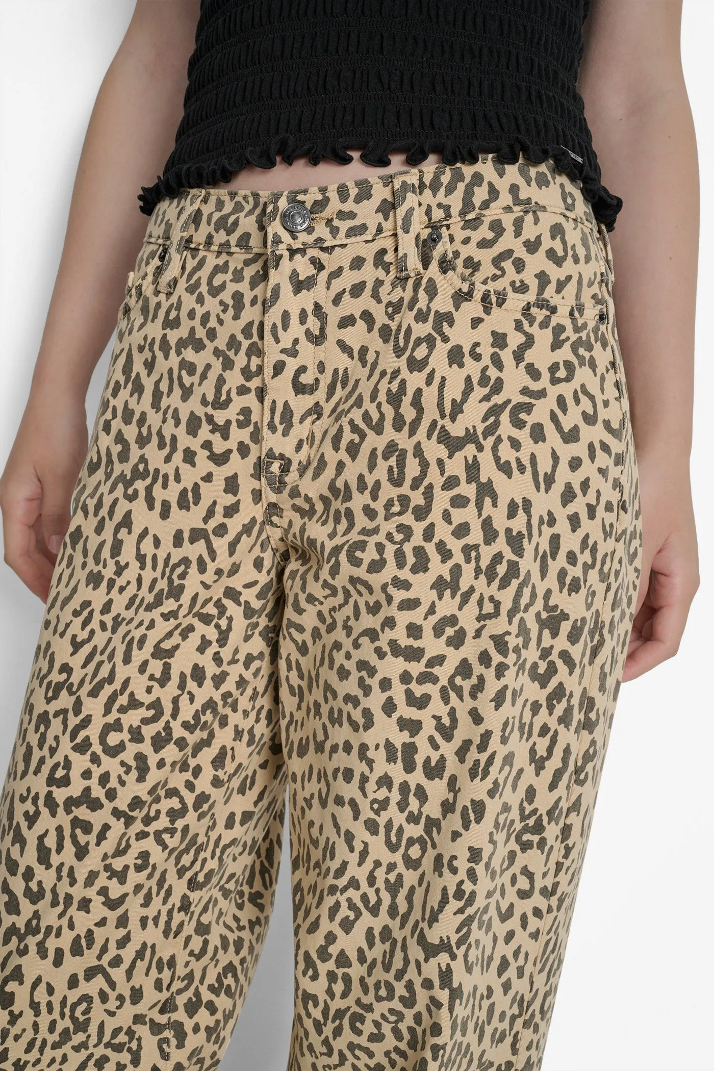 HIGH-RISE RAW EDGE FLARE JEAN sold by DKNY product image thumbnail 4