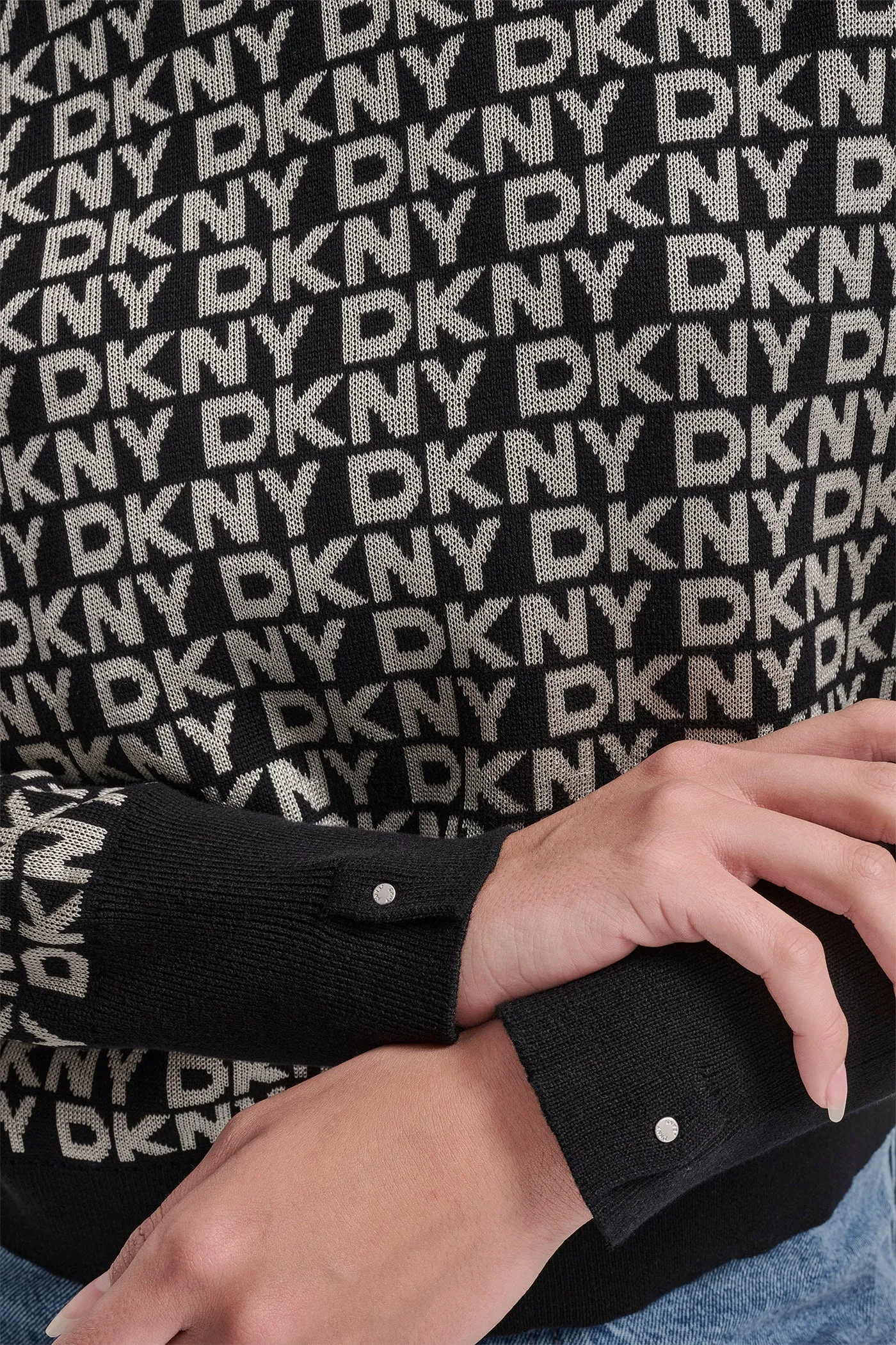 LONG SLEEVE CREW NECK LOGO SWEATER WITH CUFF SLIT sold by DKNY product image thumbnail 5
