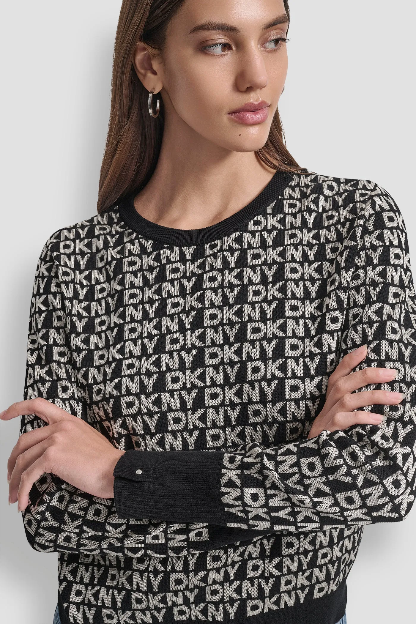 LONG SLEEVE CREW NECK LOGO SWEATER WITH CUFF SLIT sold by DKNY product image thumbnail 4