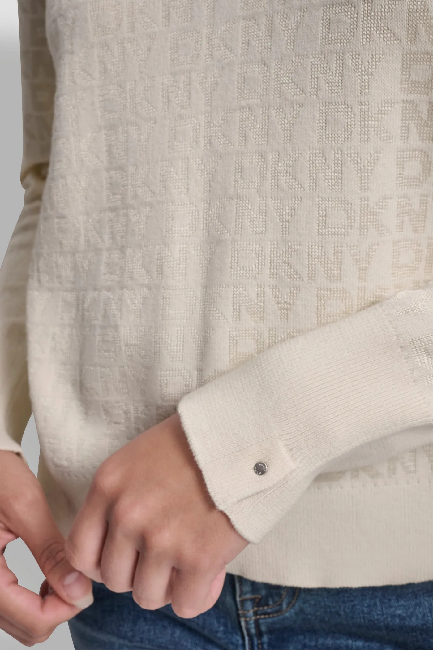 LONG SLEEVE CREW NECK LOGO SWEATER WITH CUFF SLIT sold by DKNY product image thumbnail 4