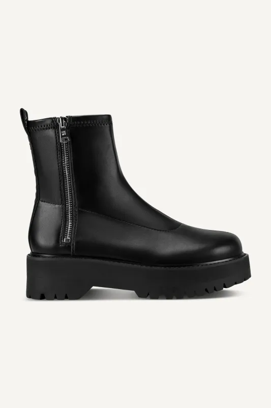 BALTHILD LUG BOOTIE WITH ZIP 60MM made by DKNY