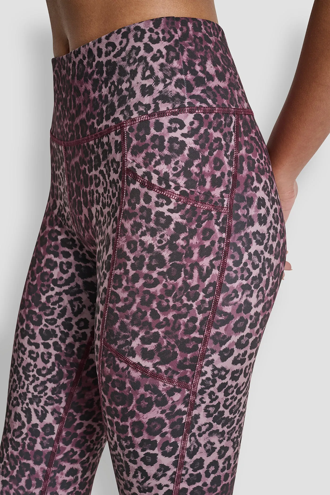 MID-RISE LEOPARD 7/8-LENGTH LEGGING sold by DKNY product image thumbnail 4