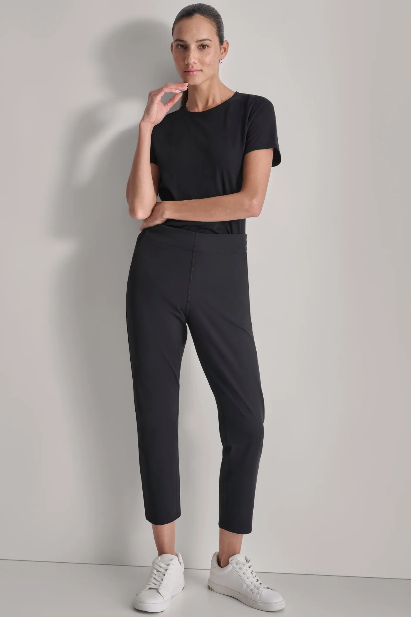 CROPPED MID-RISE BALANCE COMPRESSION SKINNY PANT sold by DKNY