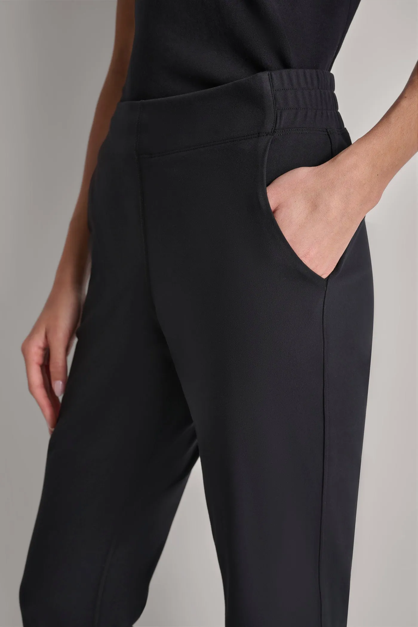 CROPPED MID-RISE BALANCE COMPRESSION SKINNY PANT sold by DKNY product image thumbnail 4