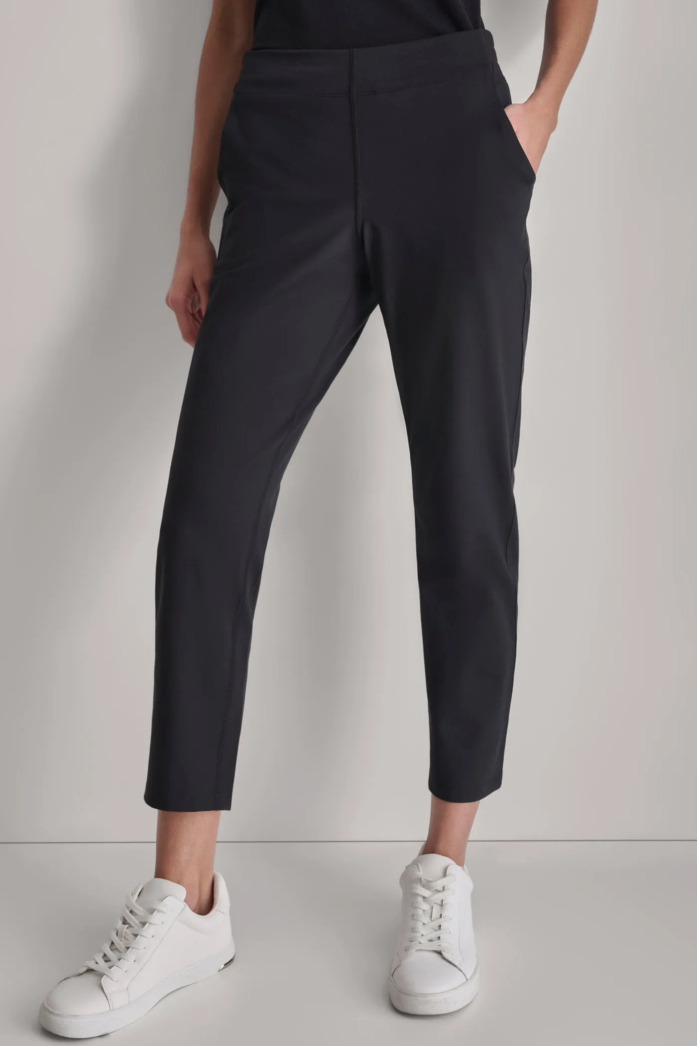 CROPPED MID-RISE BALANCE COMPRESSION SKINNY PANT sold by DKNY product image thumbnail 5