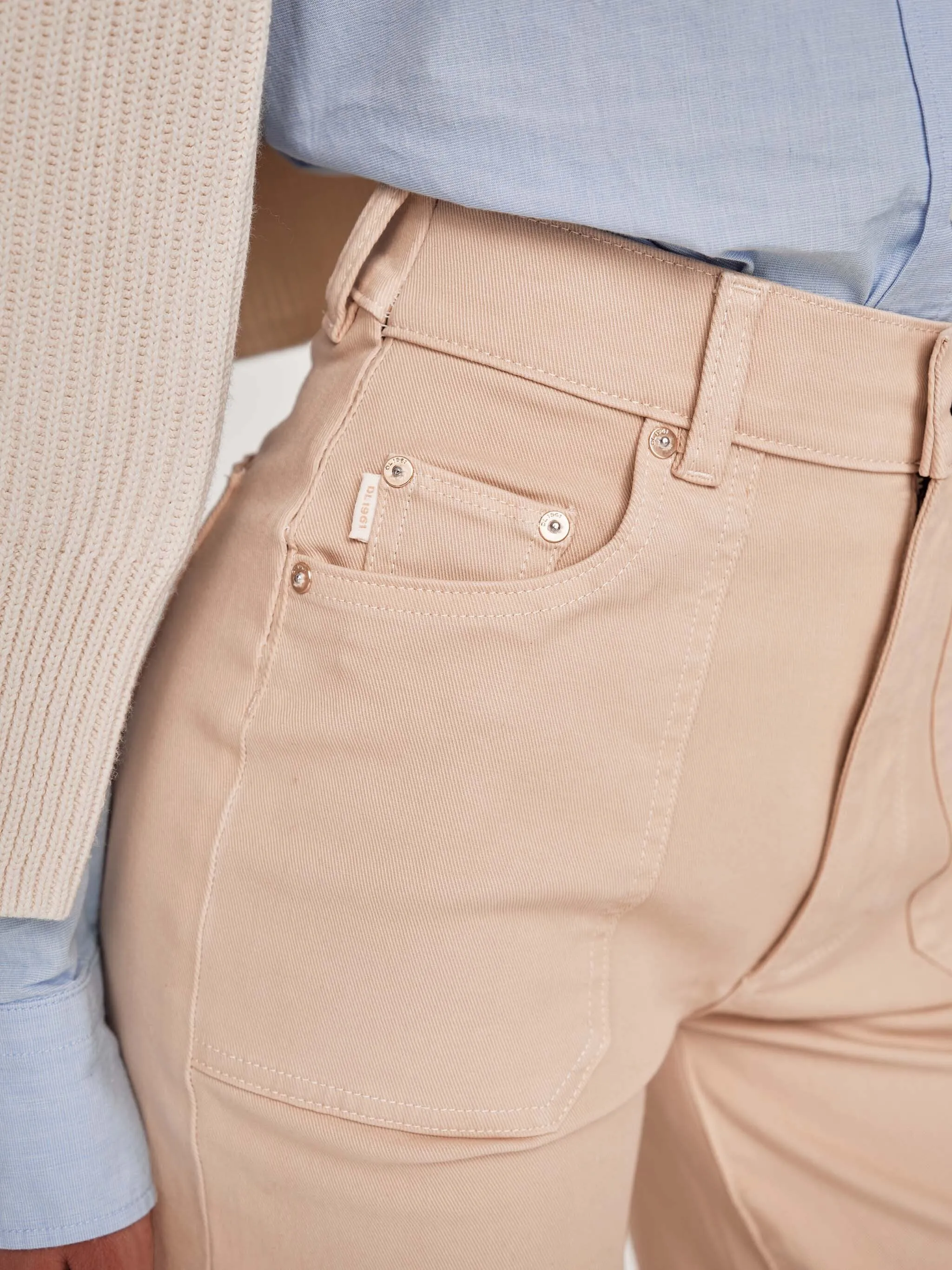 Hepburn Wide Leg High Rise 32" Jeans | Chardonnay sold by DL1961 product image thumbnail 4