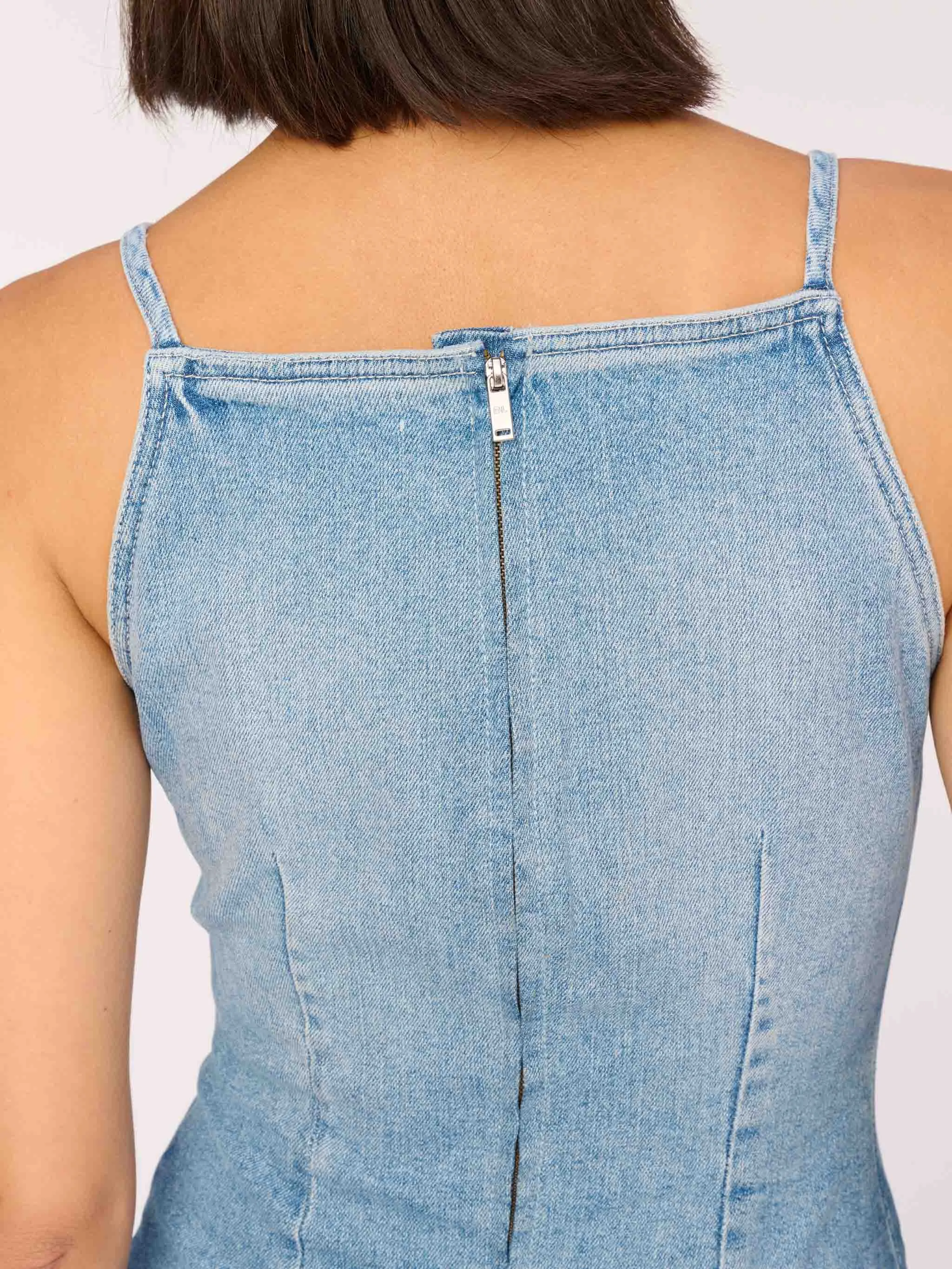 Esme Denim Apron Dress | Fountain sold by DL1961 product image thumbnail 5