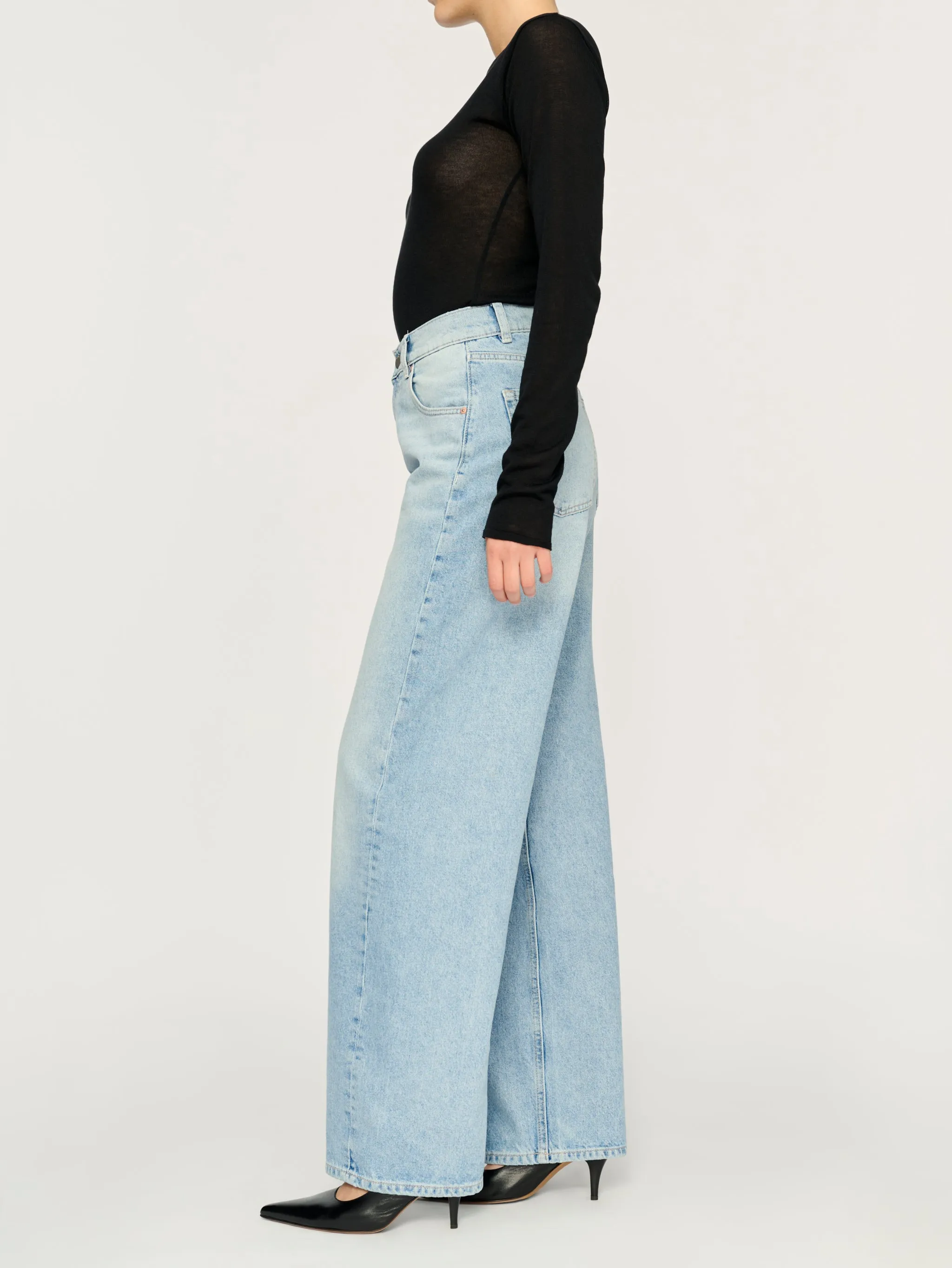 Taylor Barrel Ultra High Rise 32" Jeans | Vintage Light sold by DL1961 product image thumbnail 5