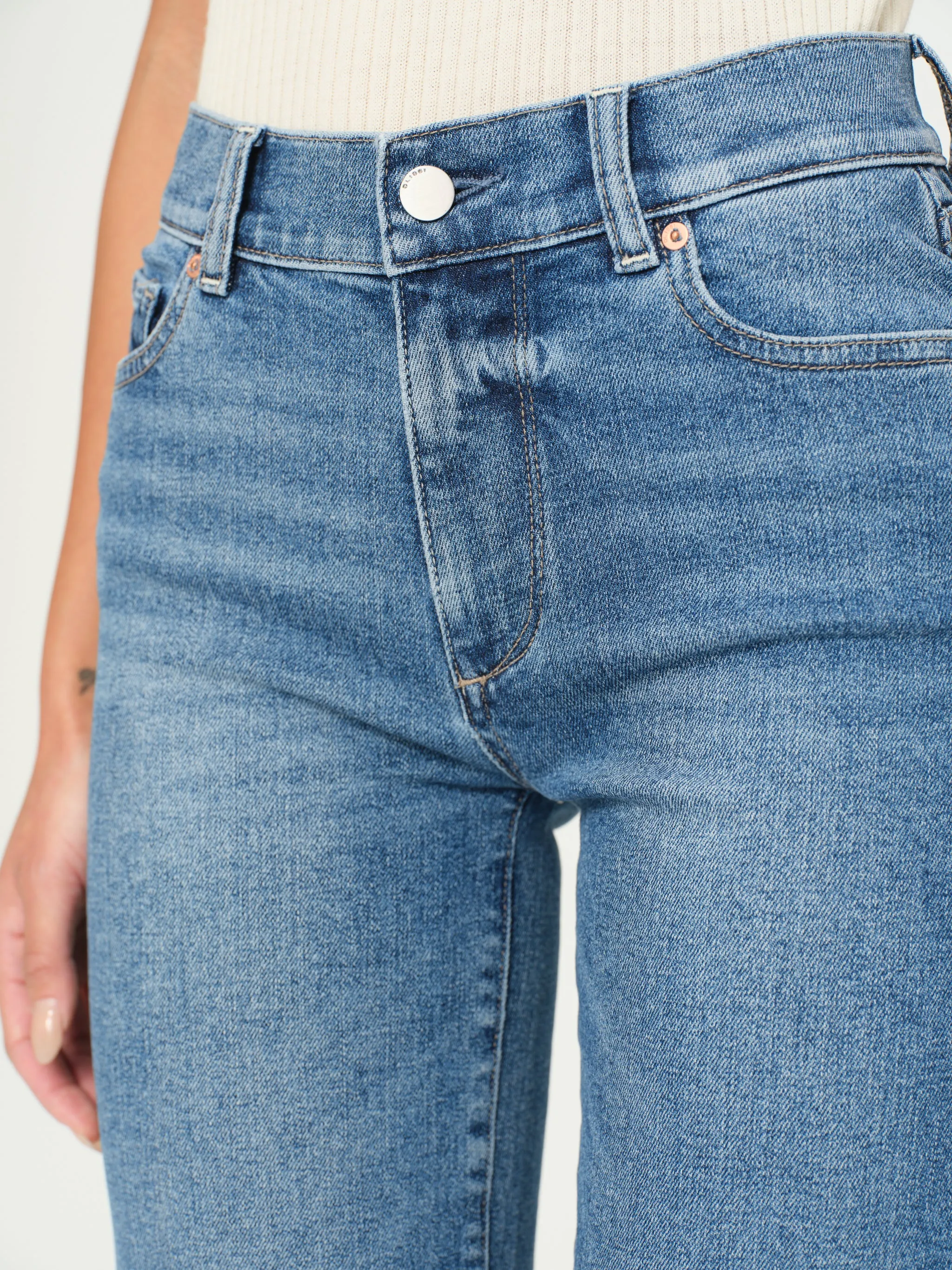 Mara Straight Relaxed Leg Mid Rise Instasculpt 27" Jeans | Driggs sold by DL1961 product image thumbnail 4