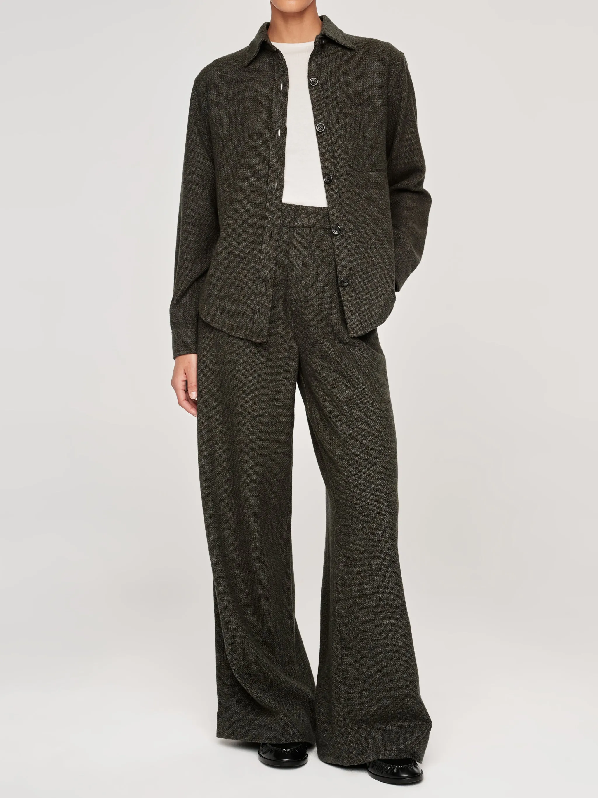 Hepburn Wide Leg High Rise Pleated 32" | Evergreen sold by DL1961 product image thumbnail 2