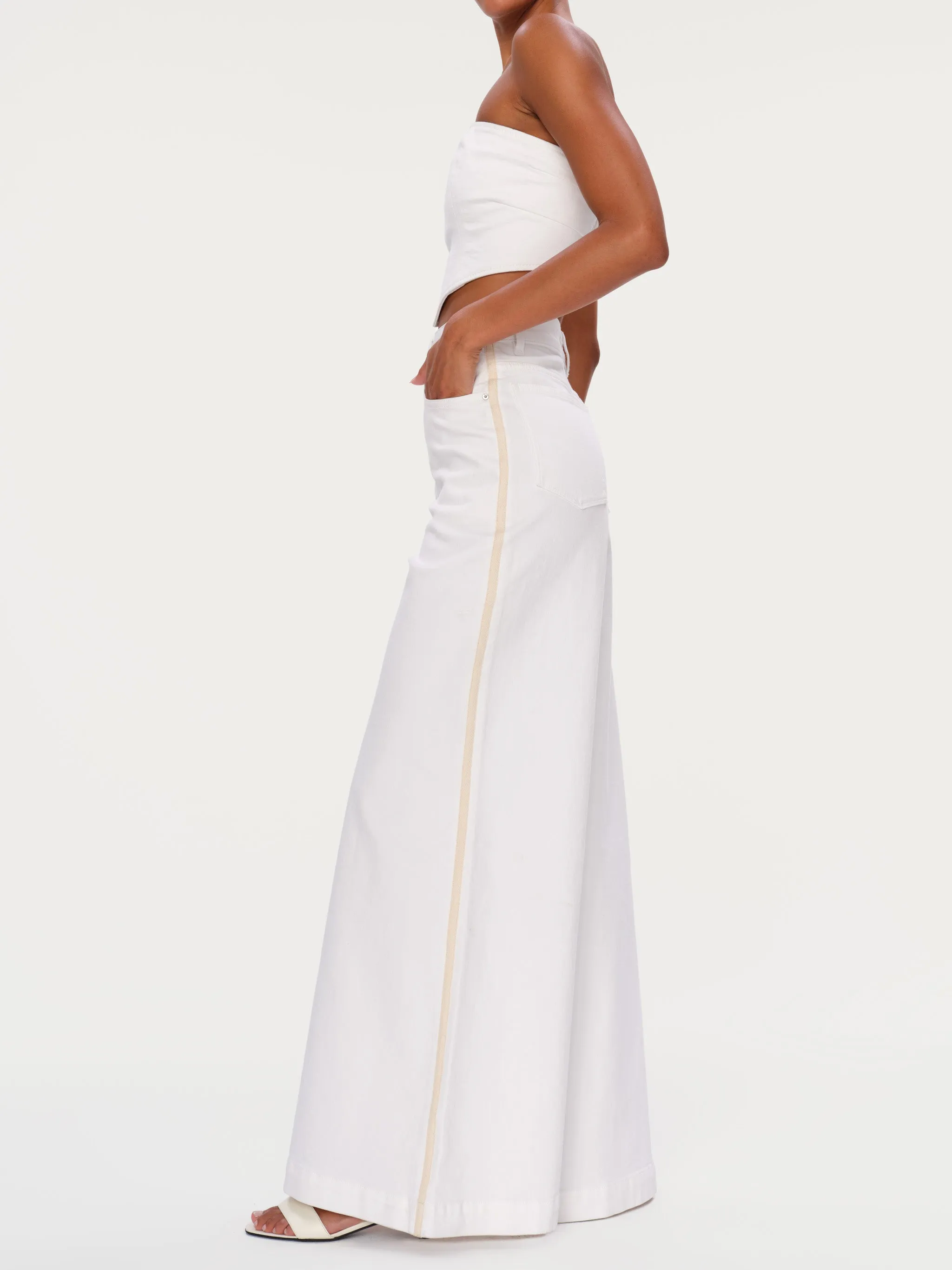 Lucila Ultra Wide Leg Ultra High Rise 33" Jeans | White sold by DL1961 product image thumbnail 3