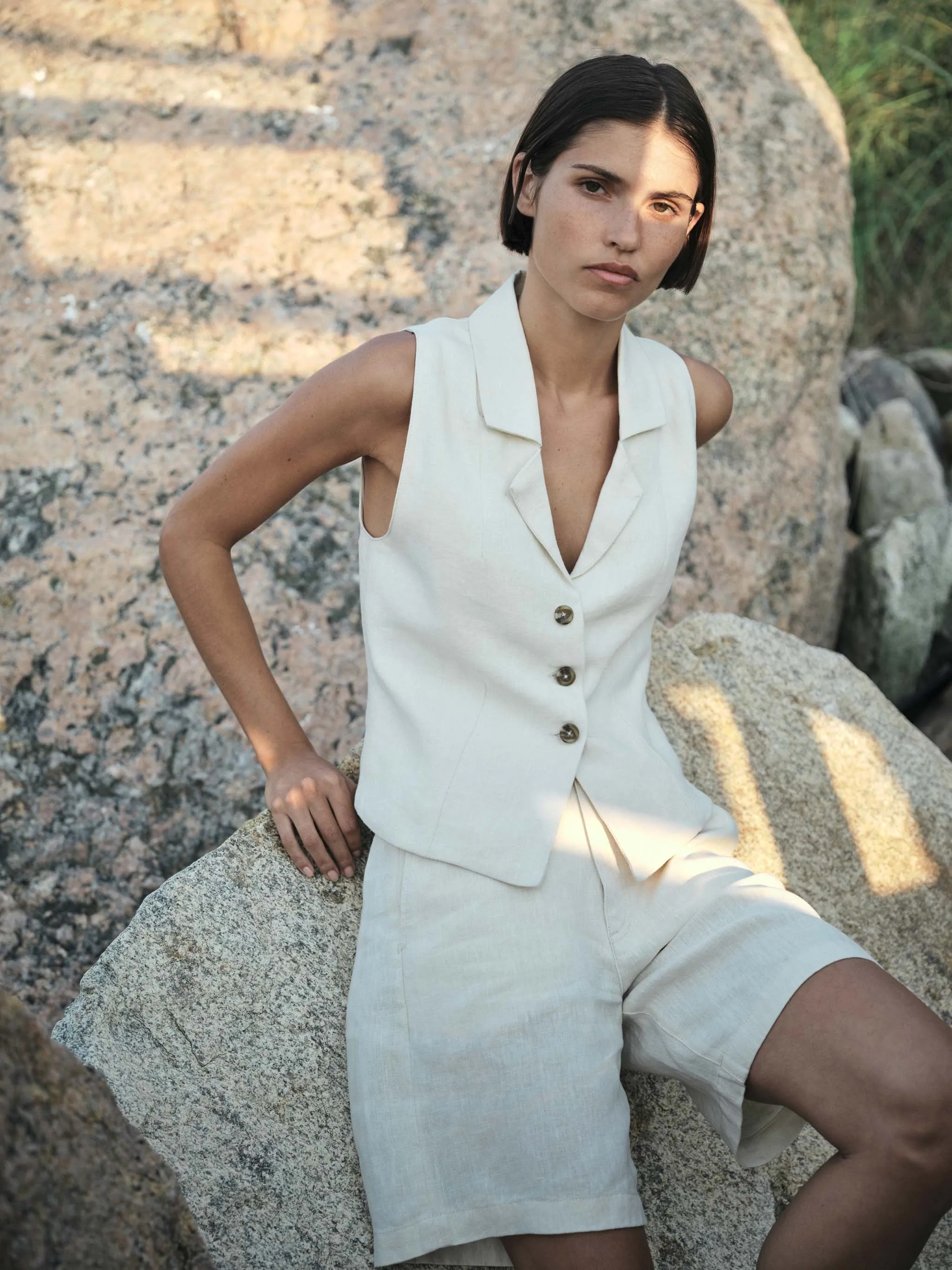 Taylor Short Ultra High Rise 7" | Flax Linen sold by DL1961 product image thumbnail 2