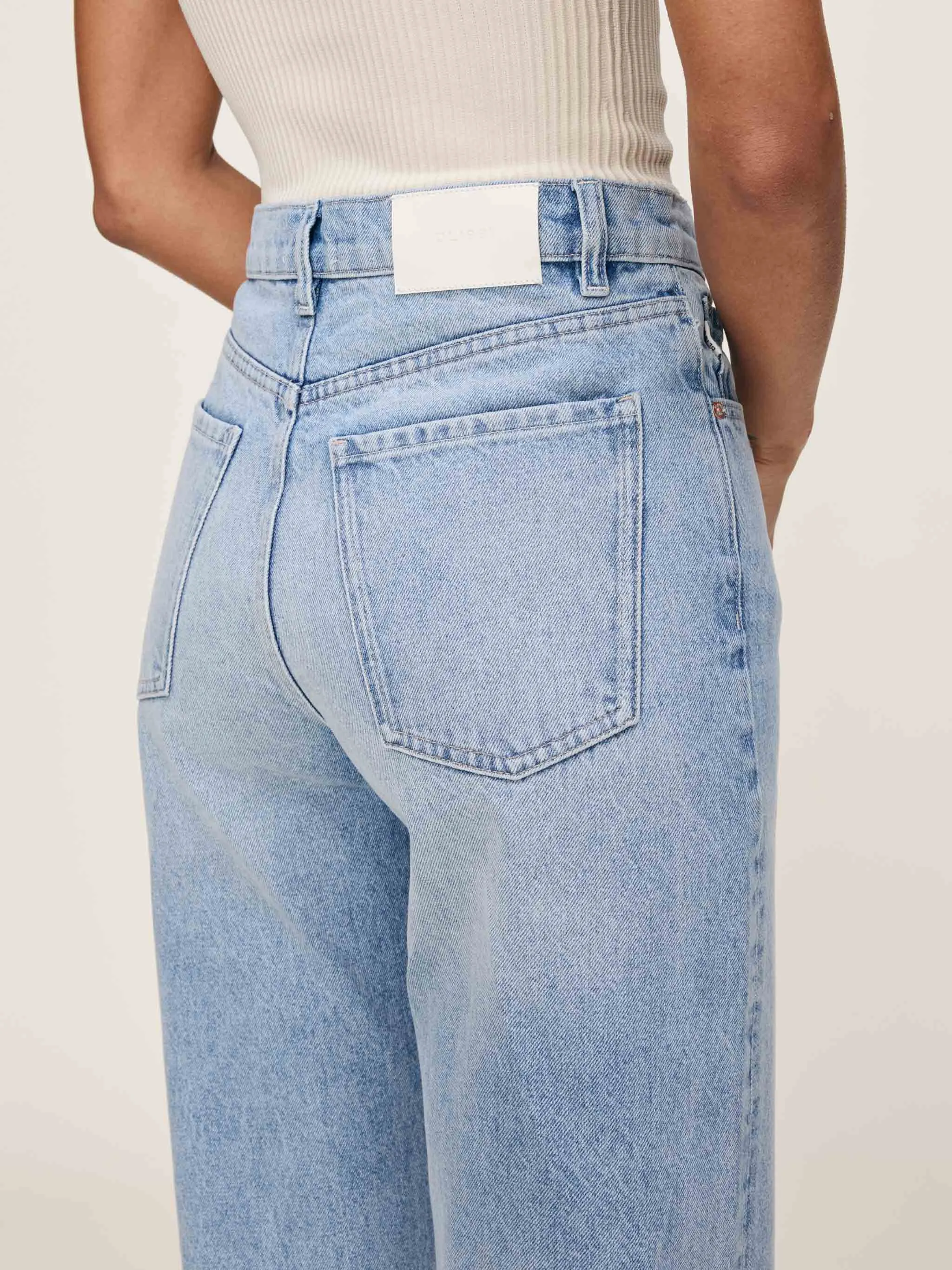 Karmine Refined Wide Leg High Rise 28" | Vintage Light sold by DL1961 product image thumbnail 5