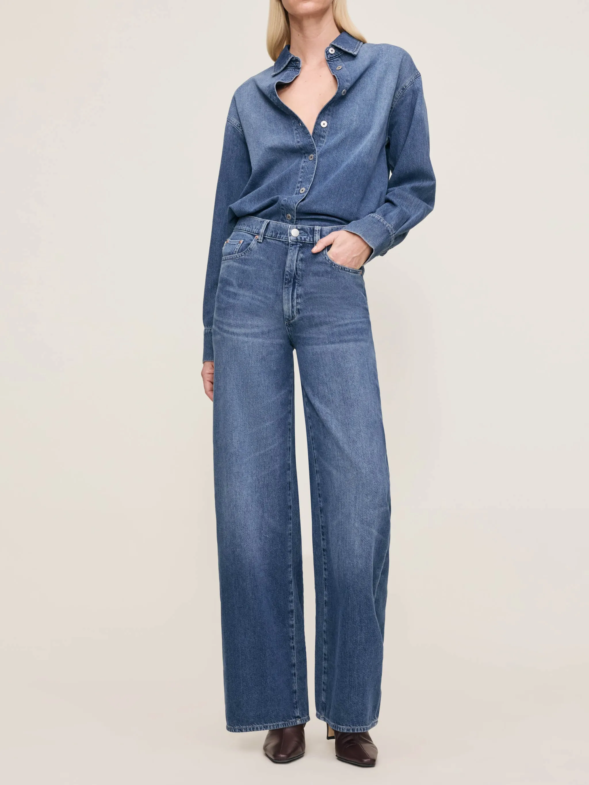 Hepburn Wide Leg High Rise 32" Jeans | Del Ray sold by DL1961 product image thumbnail 2